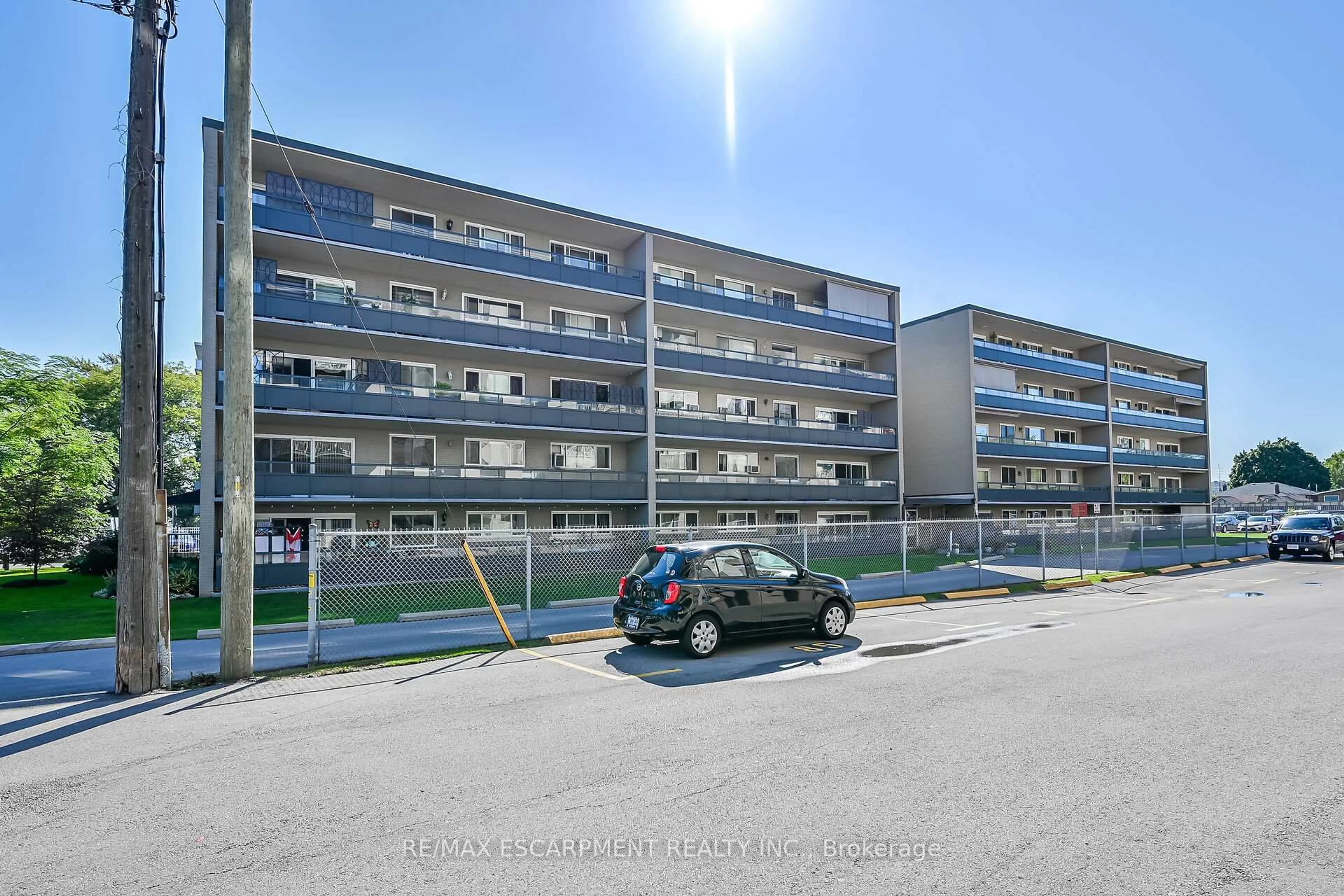 Parking for 510 Queenston Rd #404, Hamilton Ontario L8K 1J3