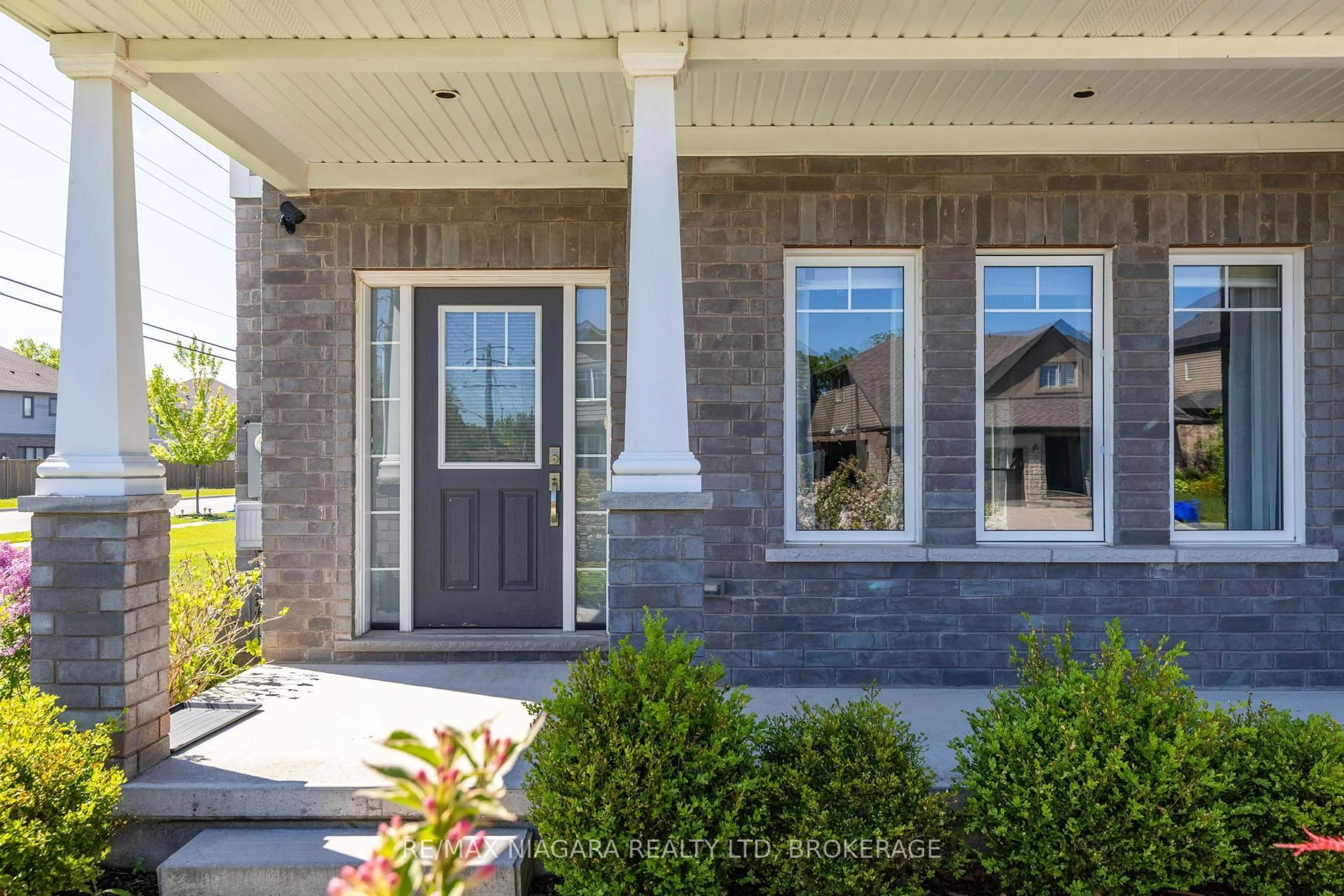 Home with brick exterior material, street for 6212 Sam Iorfida Dr, Niagara Falls Ontario L2G 0C9