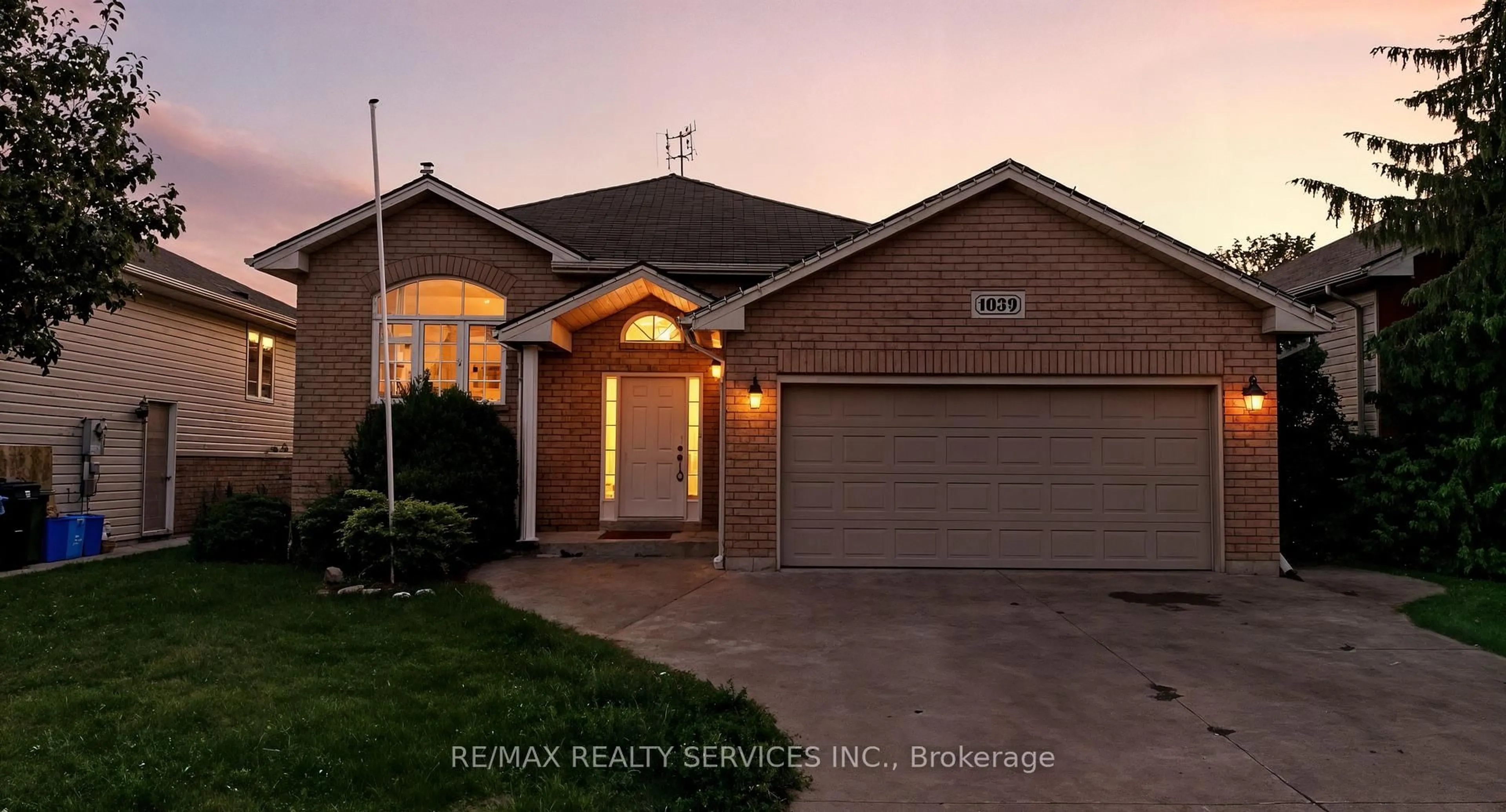 Home with brick exterior material, street for 1039 Clover Ave, Windsor Ontario N8P 1V8