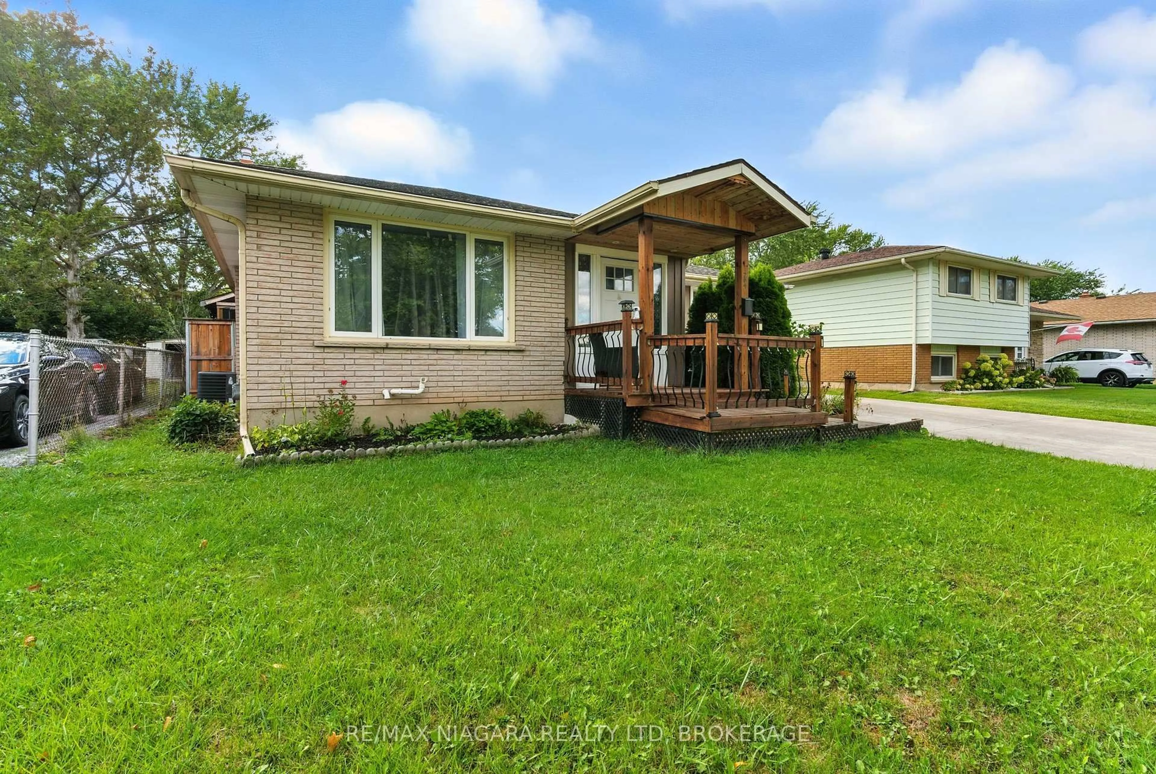 Unknown for 204 Hildred St, Welland Ontario L3B 1N1