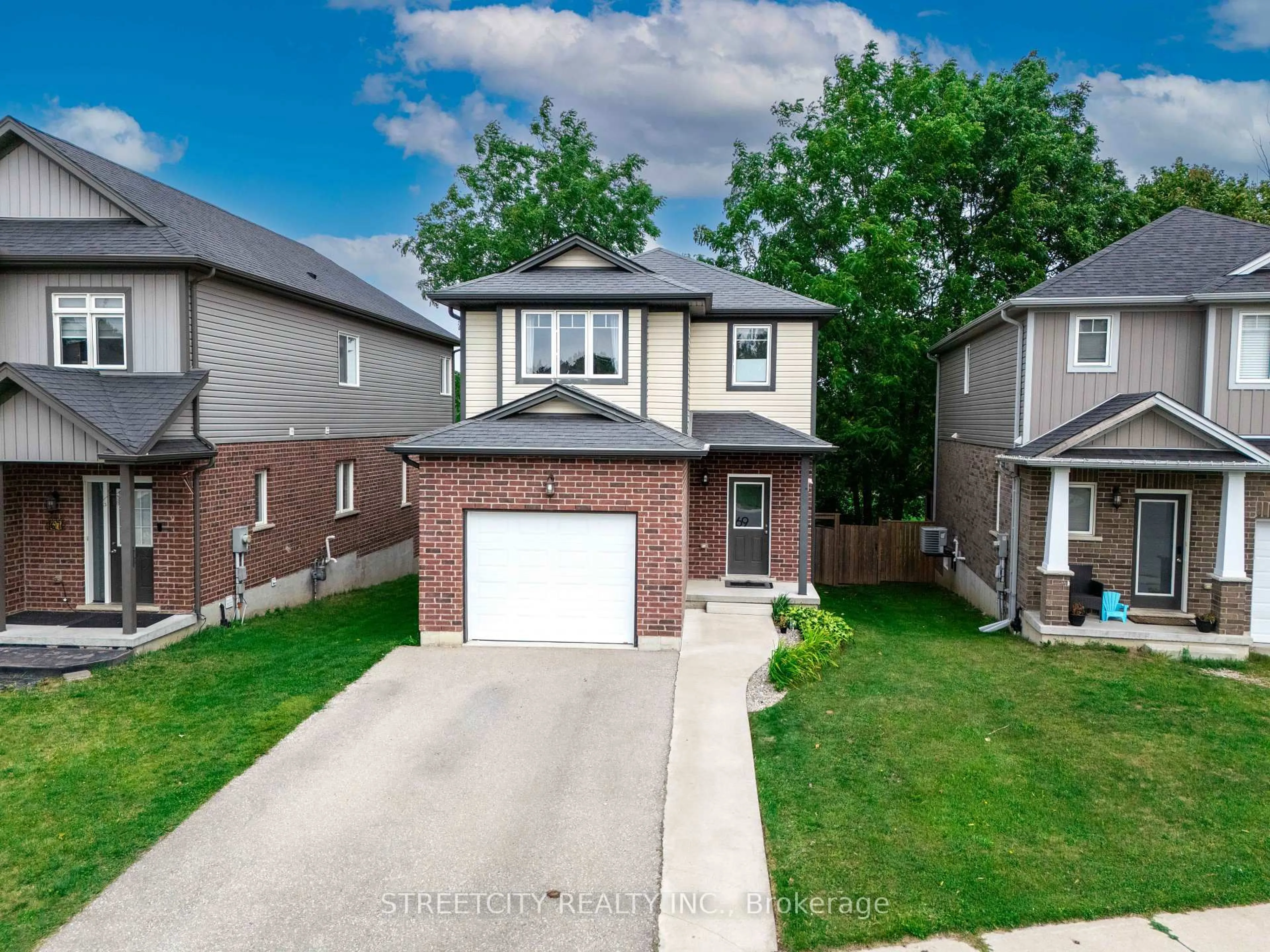 A pic from outside/outdoor area/front of a property/back of a property/a pic from drone, street for 69 Yvonne Cres, London South Ontario N5Z 0A5