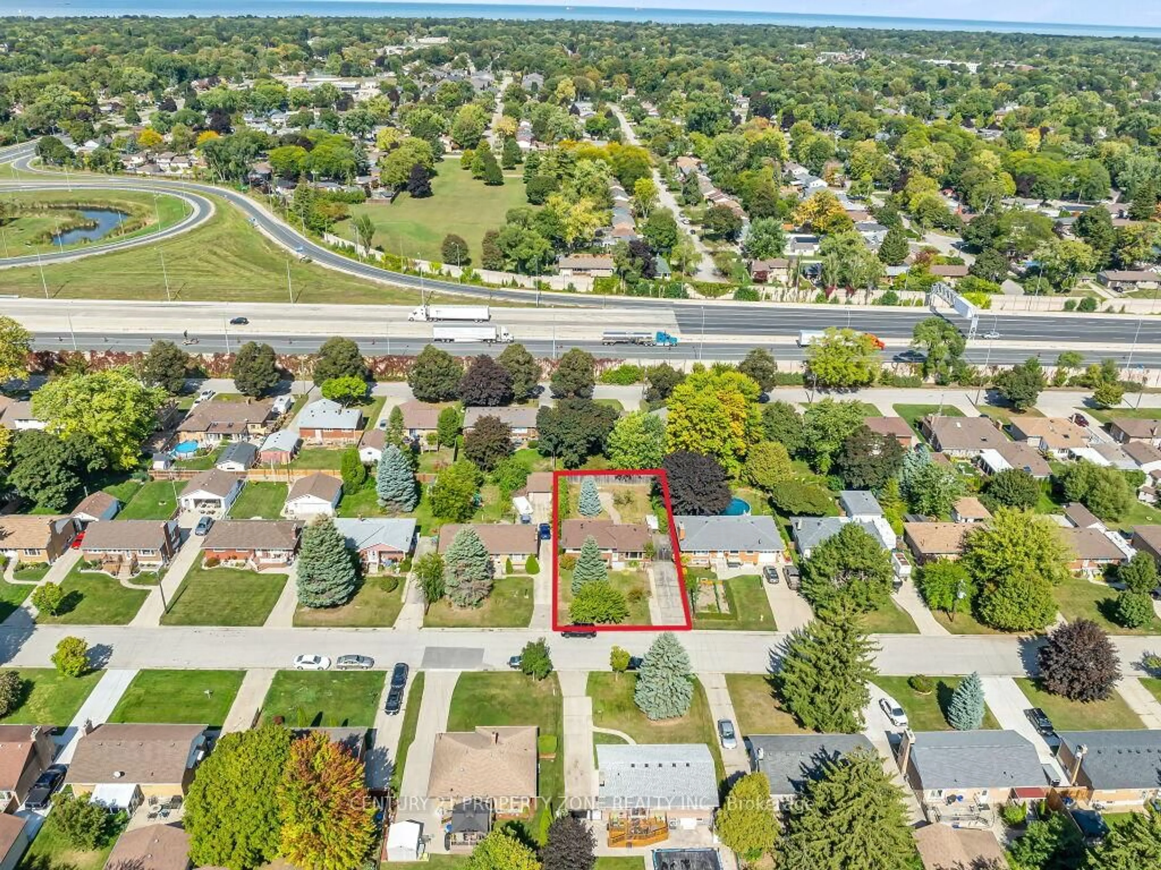 A pic from outside/outdoor area/front of a property/back of a property/a pic from drone, water/lake/river/ocean view for 1002 Eastlawn Ave, Sarnia Ontario N7S 1X4