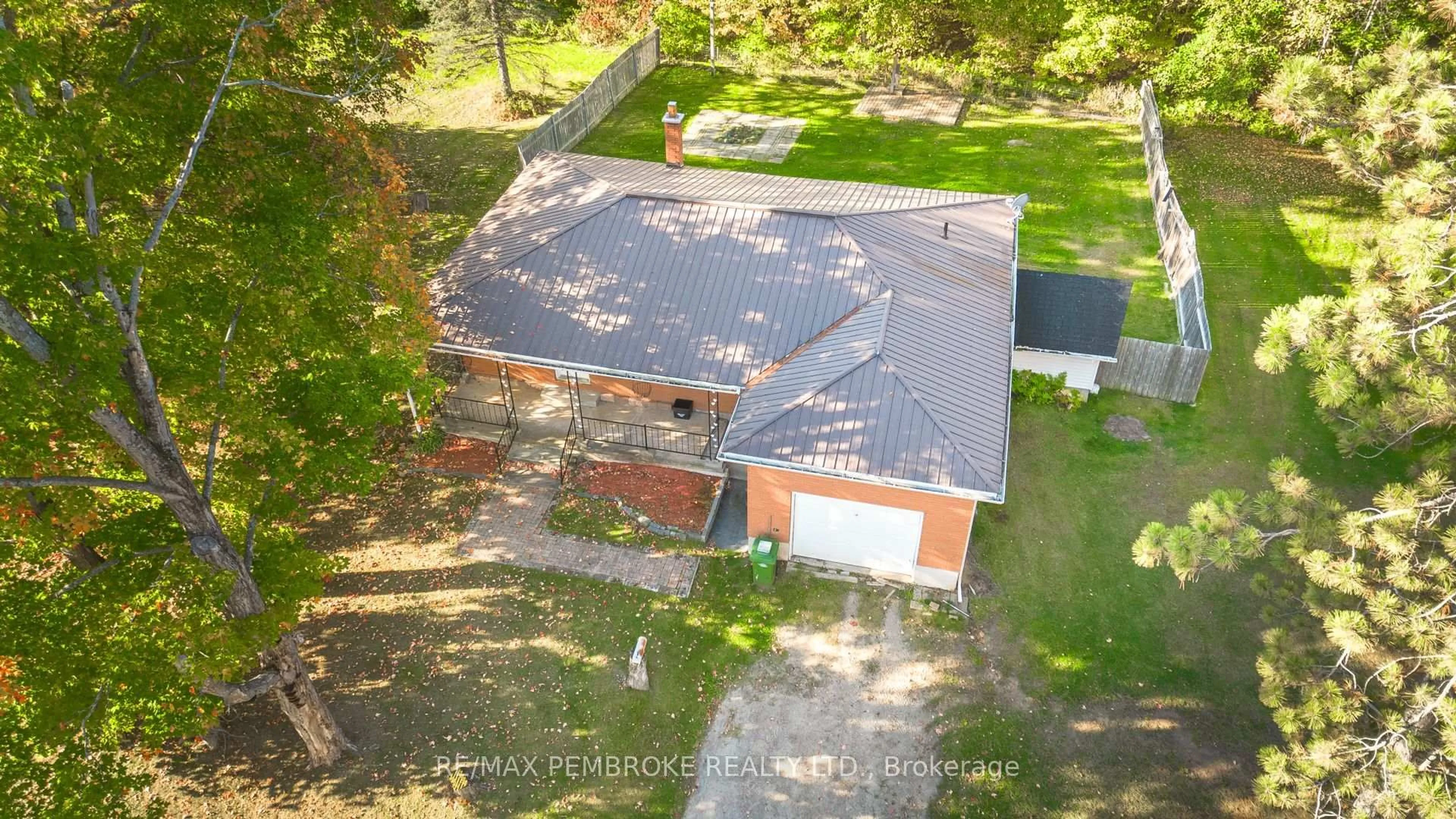 A pic from outside/outdoor area/front of a property/back of a property/a pic from drone, street for 2617 Snake River Line, Cobden Ontario K0J 1K0