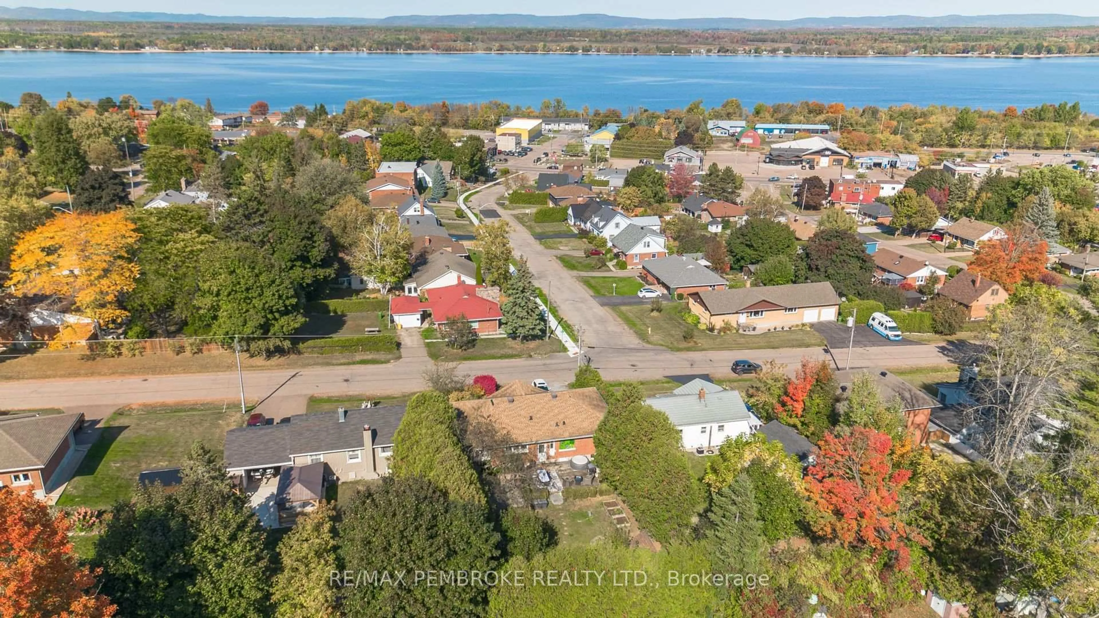 A pic from outside/outdoor area/front of a property/back of a property/a pic from drone, water/lake/river/ocean view for 526 Esther St, Pembroke Ontario K8A 3E7
