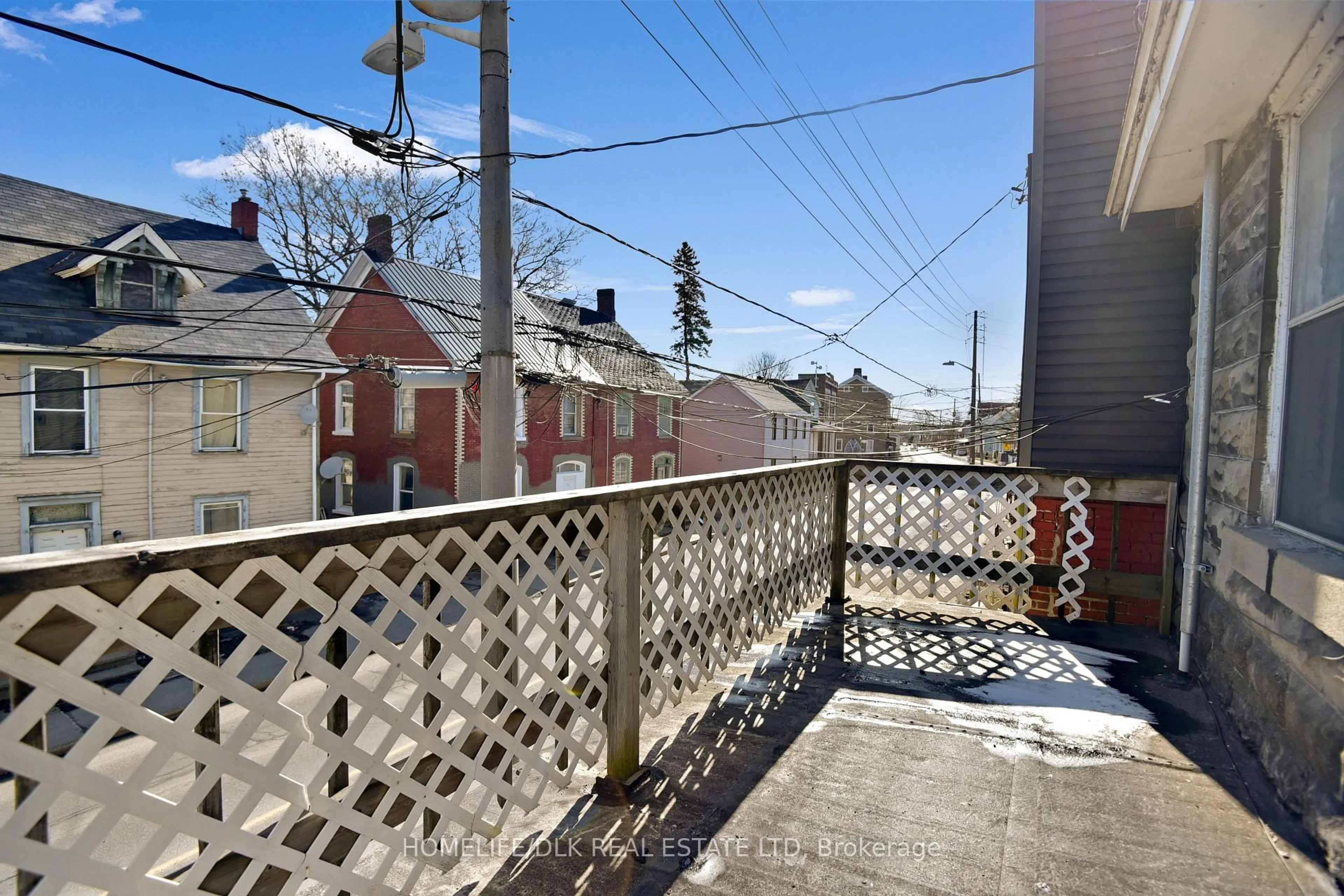 Patio, street for 80 Perth St, Brockville Ontario K6V 5C7