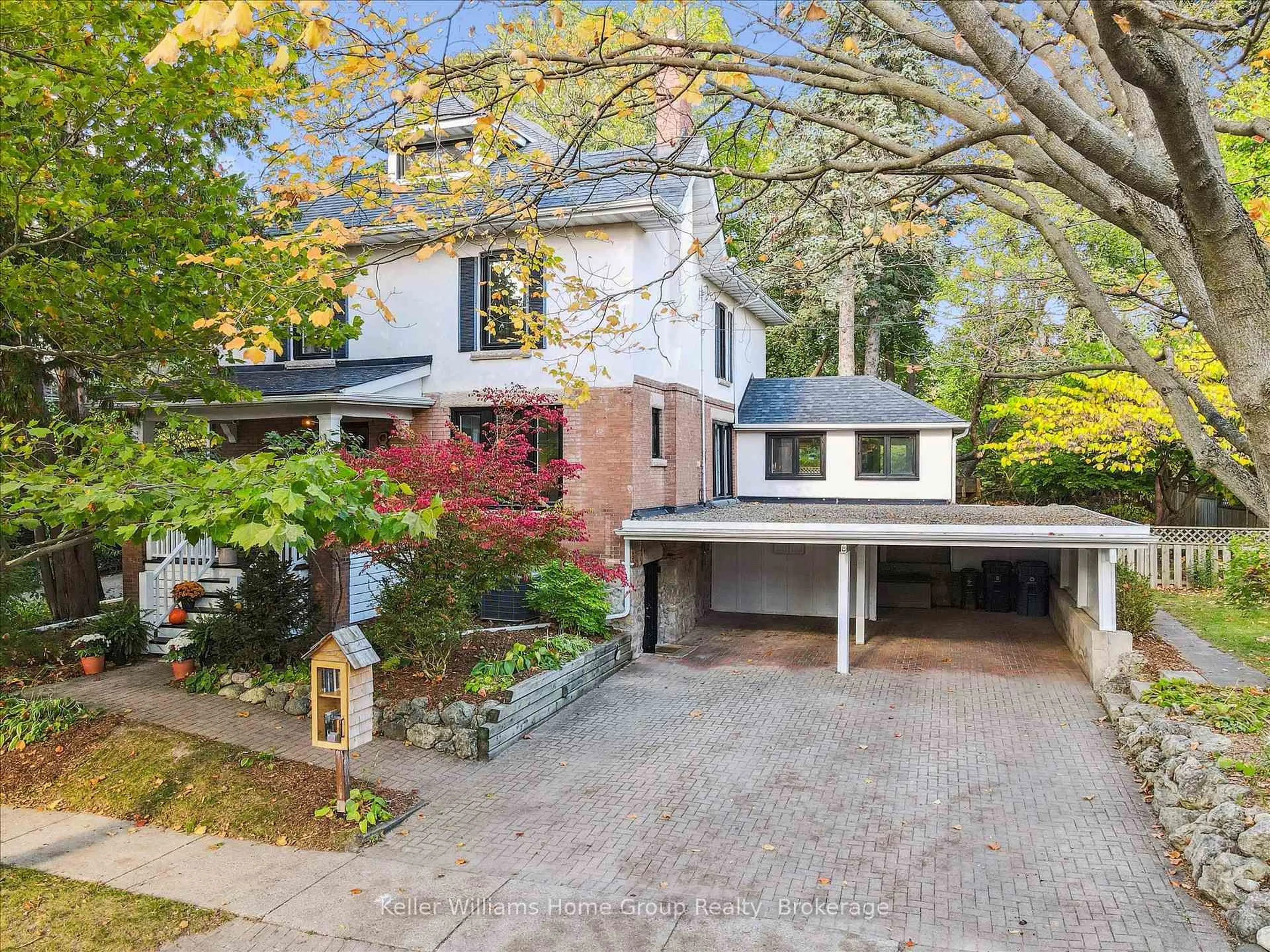A pic from outside/outdoor area/front of a property/back of a property/a pic from drone, street for 8 Crawford St, Guelph Ontario N1G 1Z1