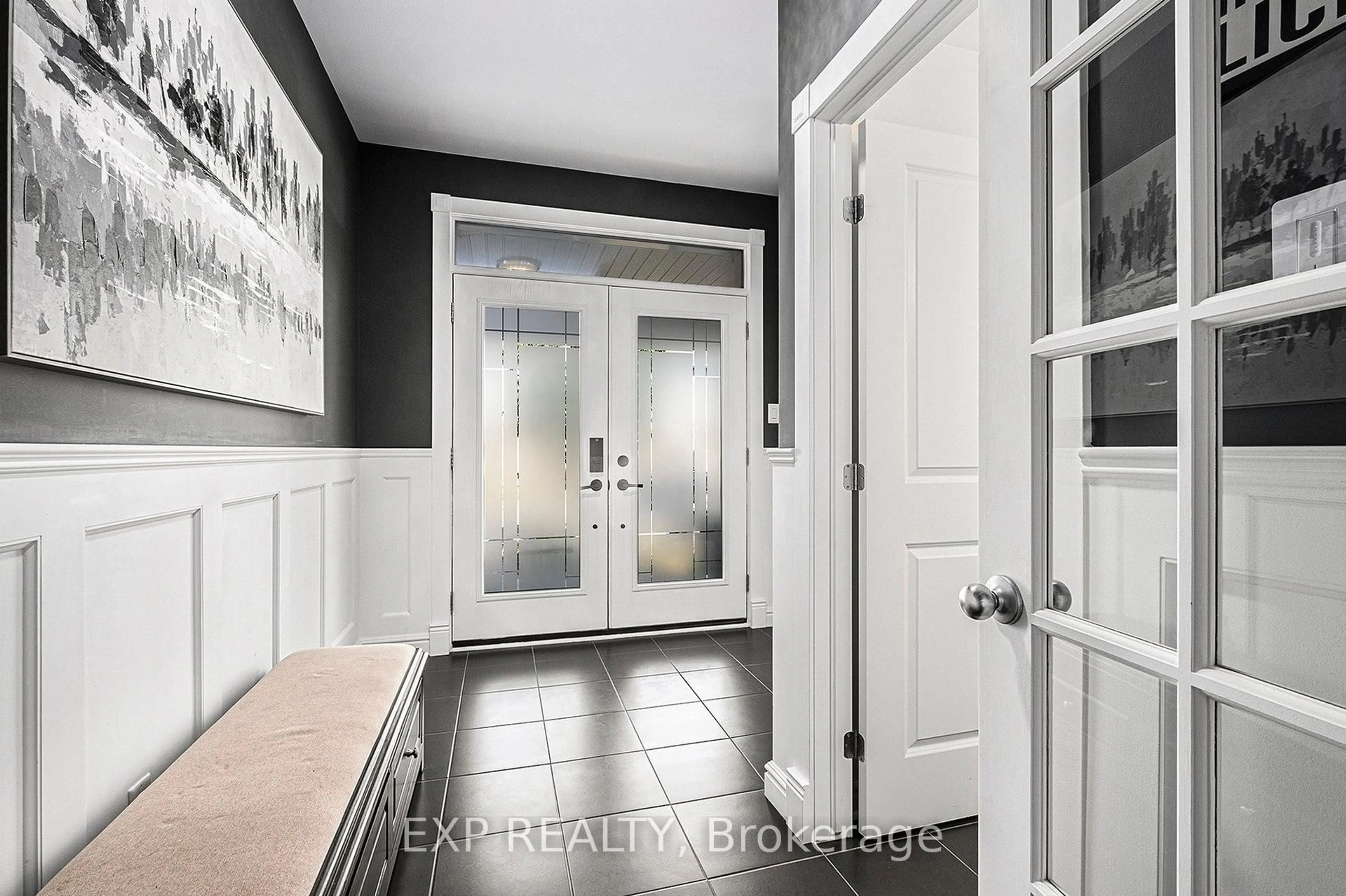 Indoor entryway for 336 Towhee Pl, Ottawa Ontario K2J 5V3
