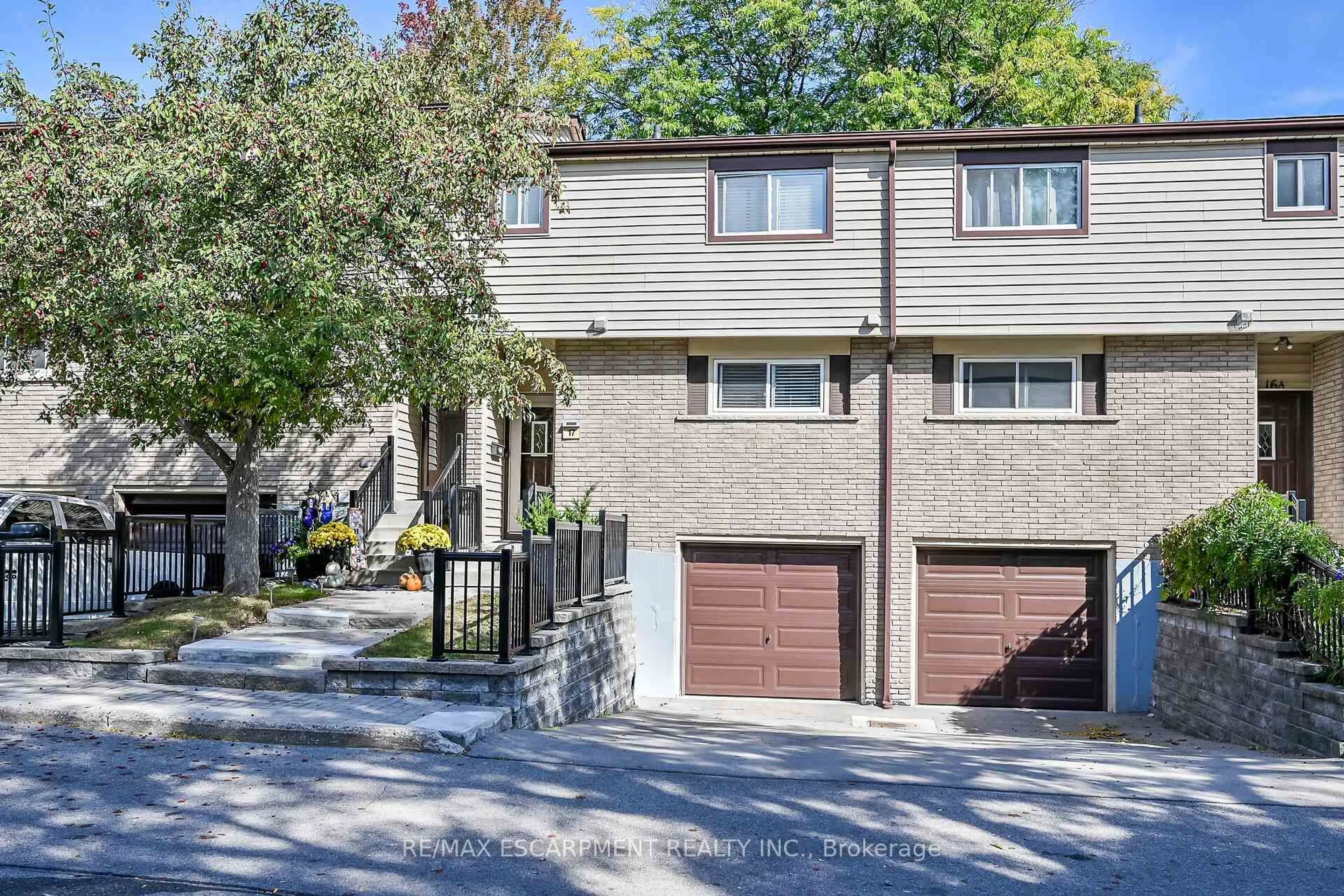 Unknown for 1550 GARTH St #17, Hamilton Ontario L9B 1T3