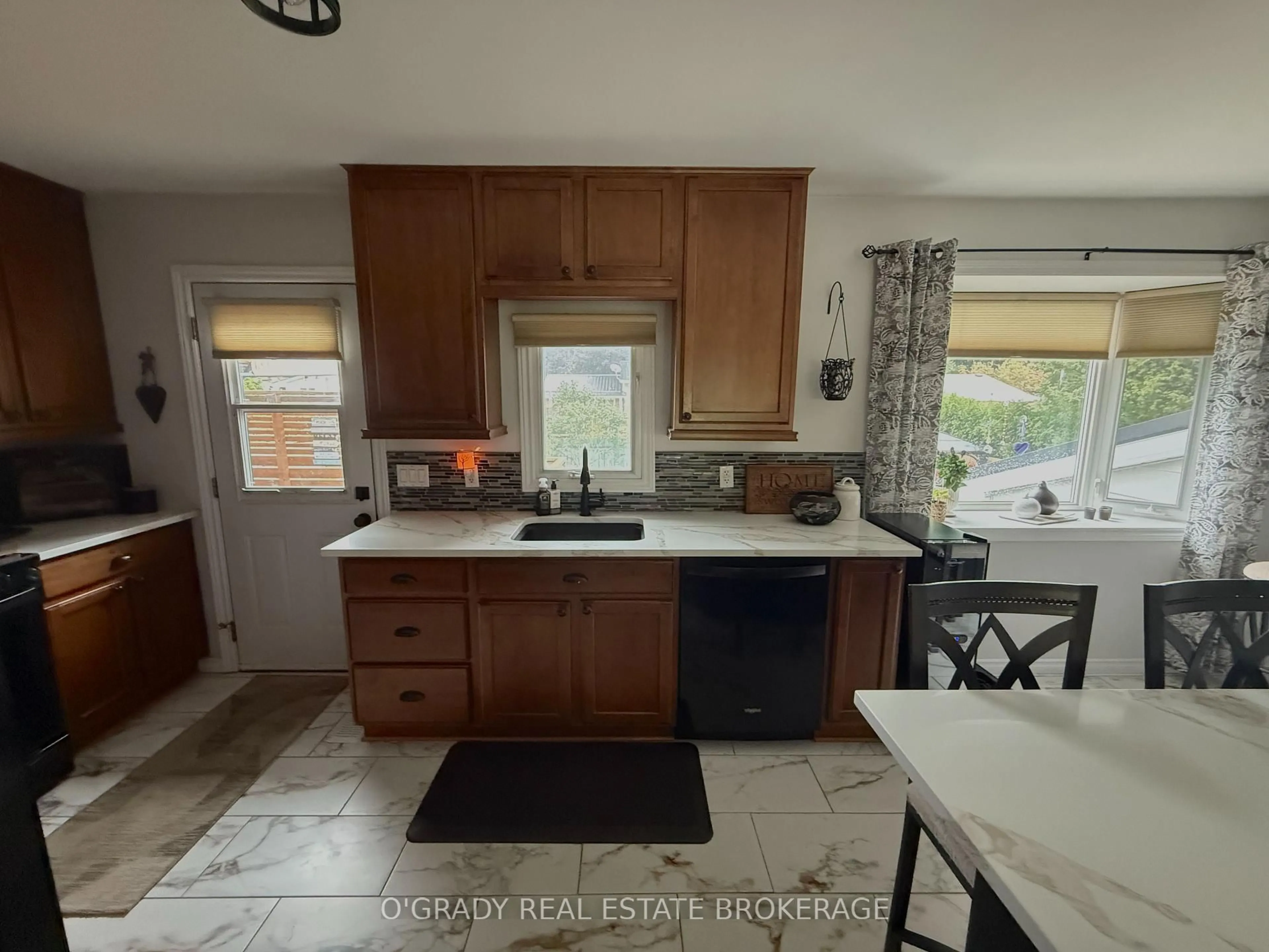 Open concept kitchen, unknown for 47 Meighen Cres, Brockville Ontario K6V 3J8