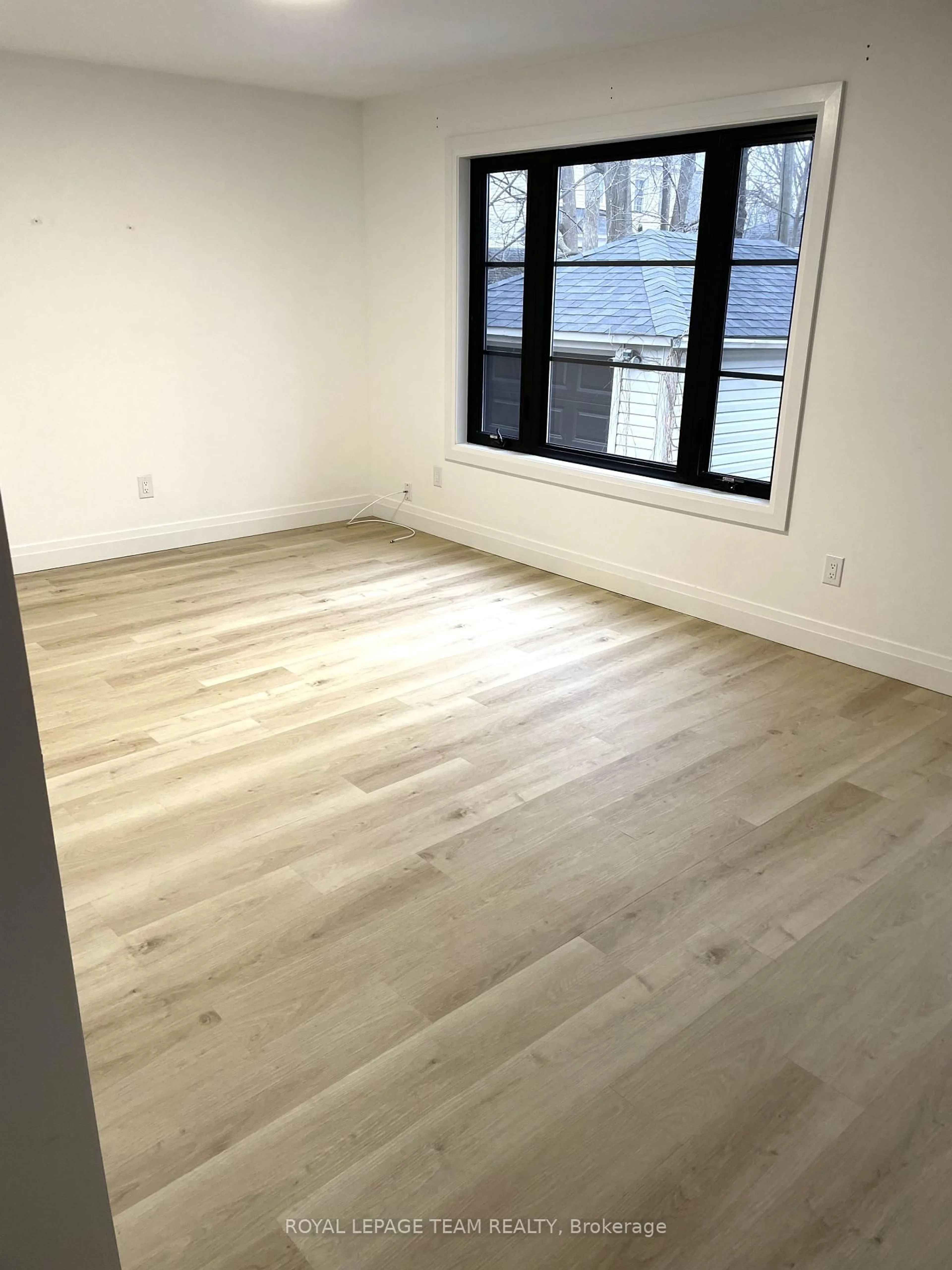 A pic of a room for 503 Athlone Ave, Ottawa Ontario K1Z 5M9