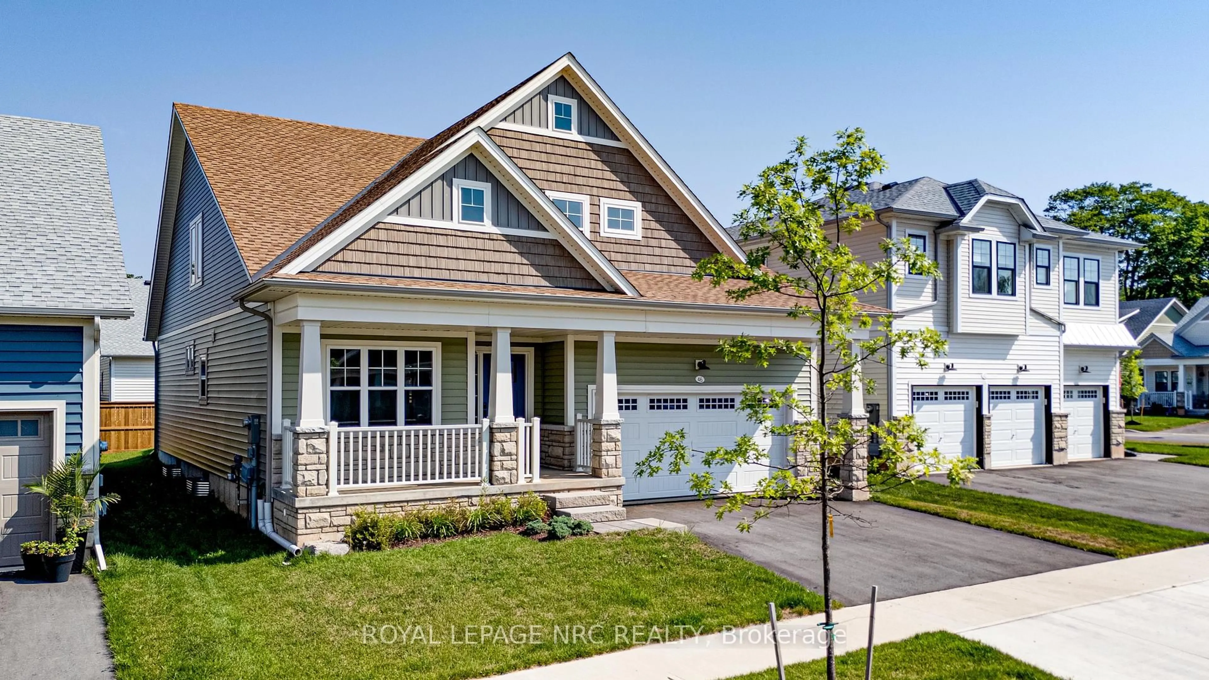 Home with vinyl exterior material, street for 46 Beachwalk Cres, Fort Erie Ontario L0S 1B0