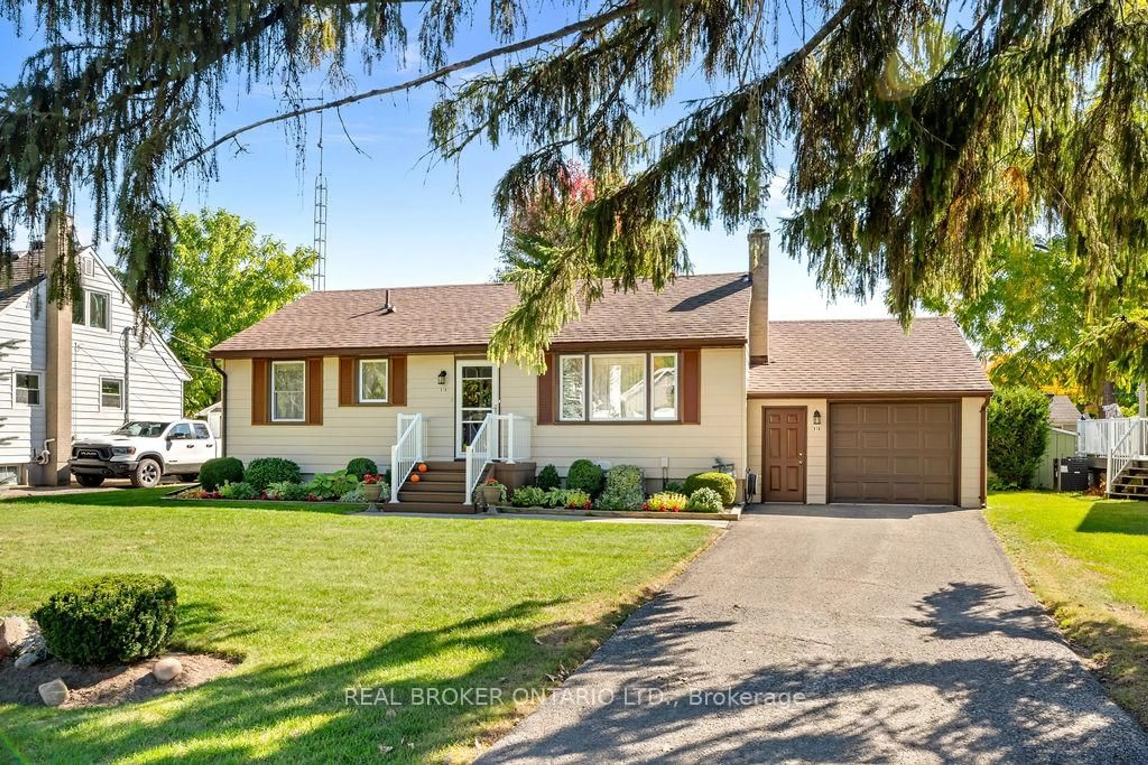 Home with brick exterior material, street for 510 Oxford St, North Grenville Ontario K0G 1J0