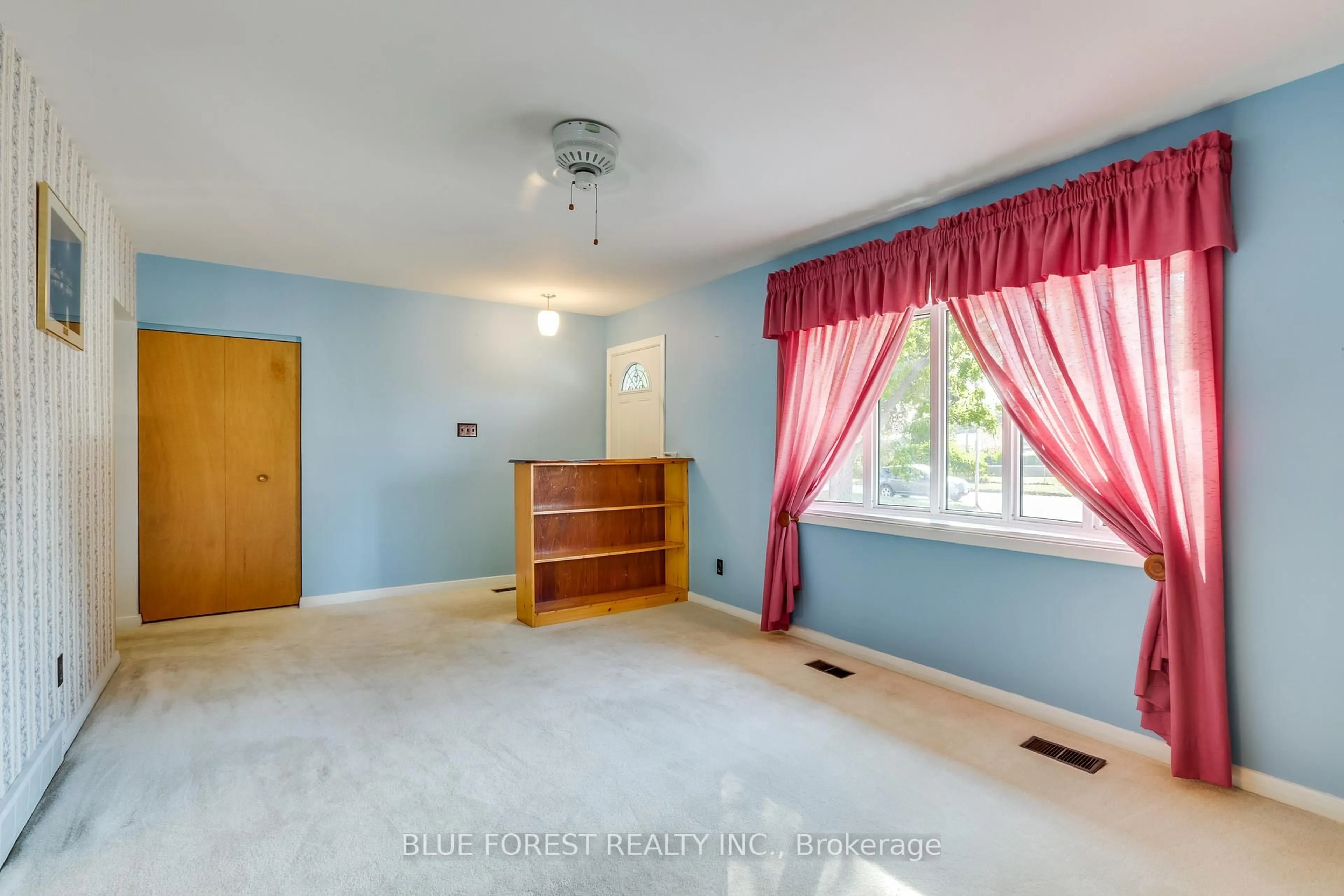 A pic of a room for 125 Goldwick Cres, London East Ontario N5V 2K9