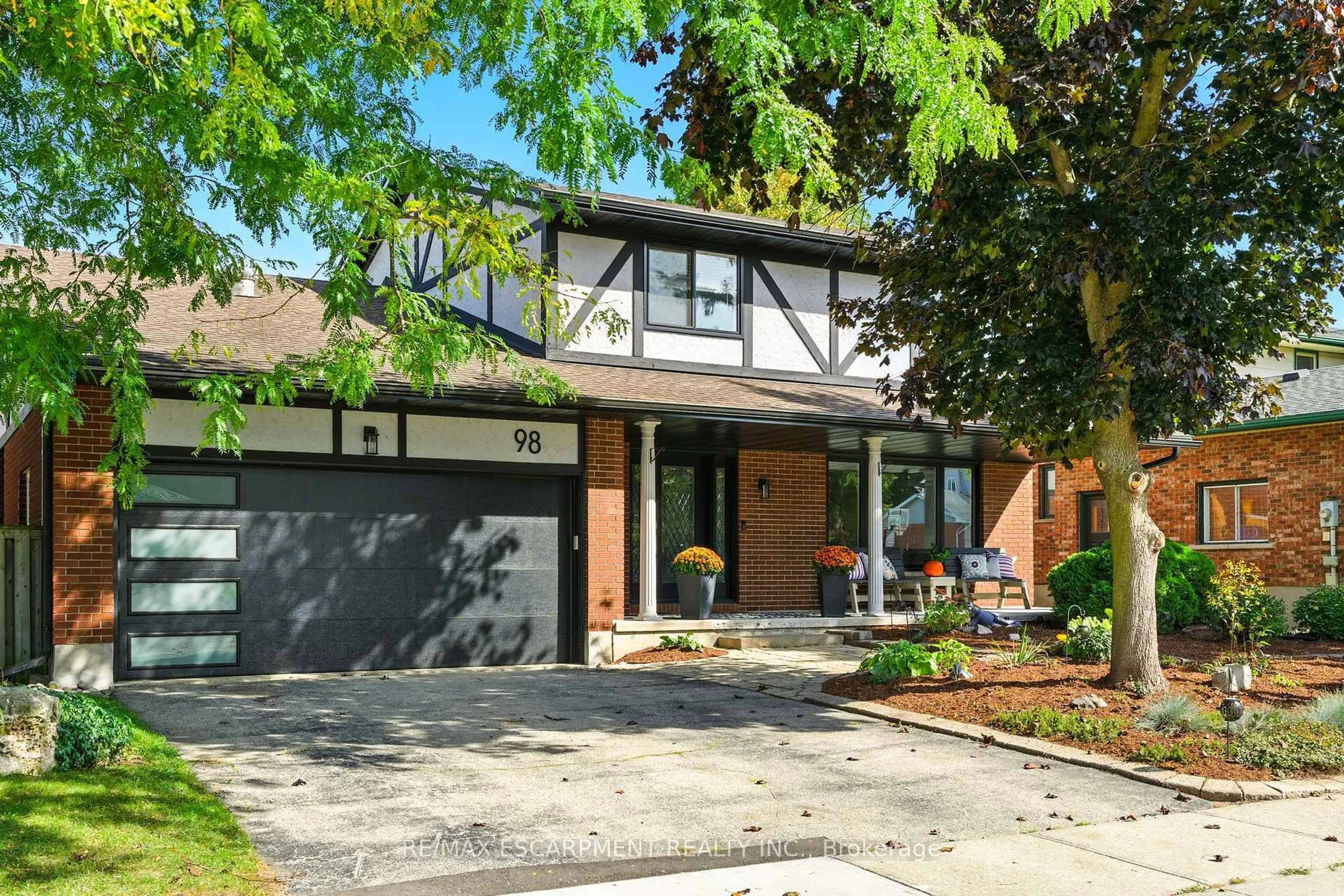 Home with brick exterior material, street for 98 Esther Ave, Cambridge Ontario N1S 4L6