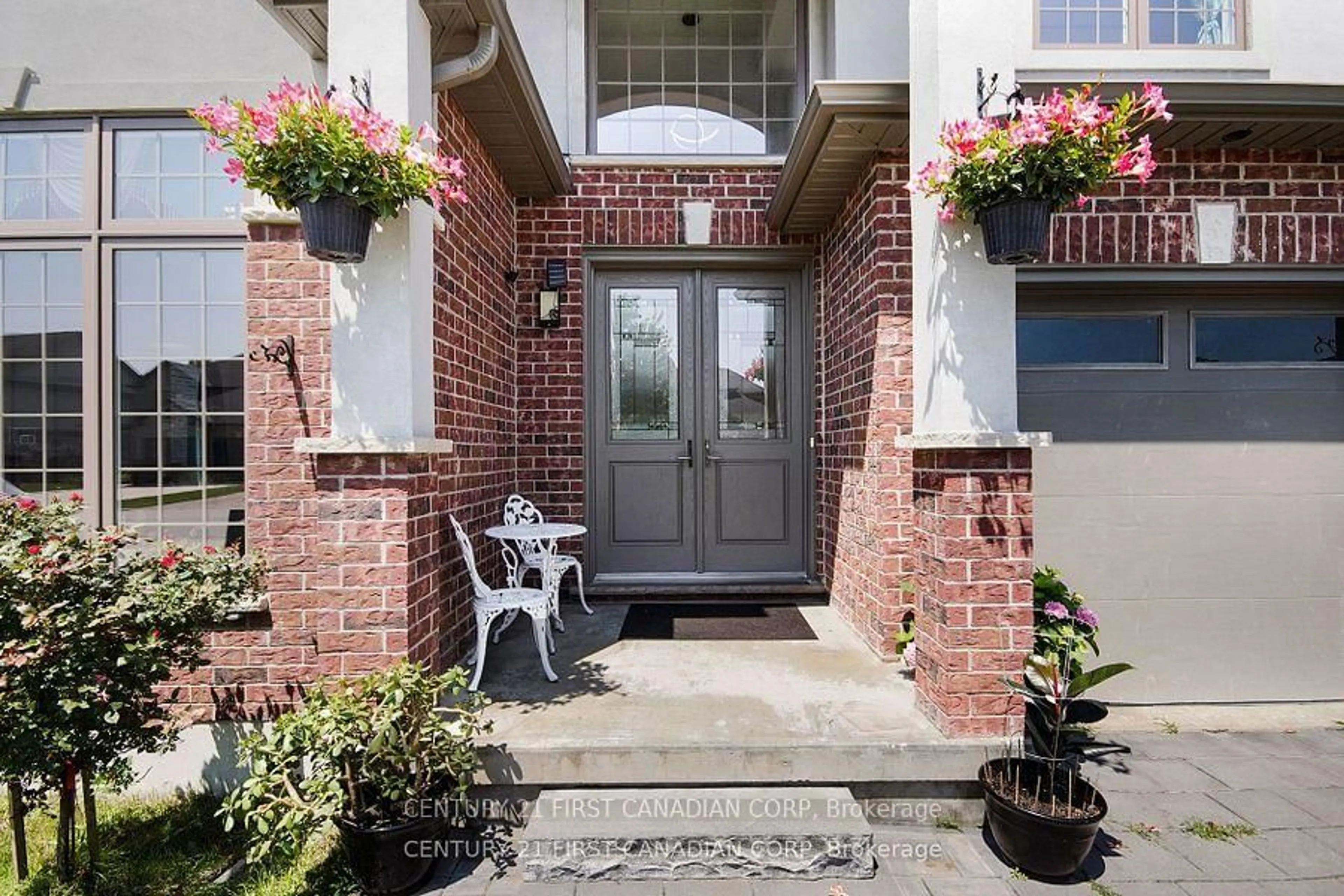 Indoor entryway for 207 UNION Ave, Middlesex Centre Ontario N0L 1R0