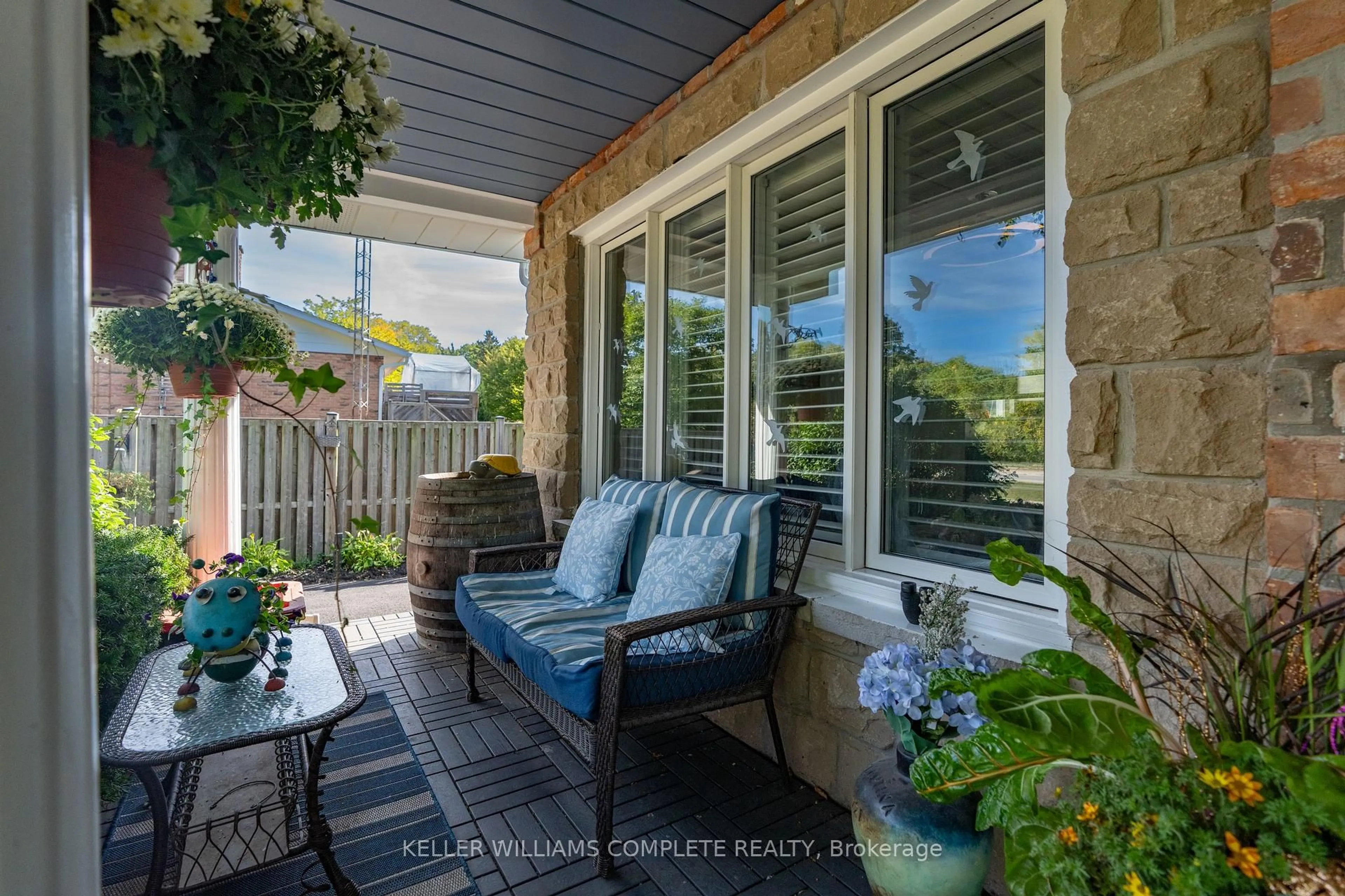 Patio, street for 7200 Mountain Rd, Niagara Falls Ontario L2E 6S4