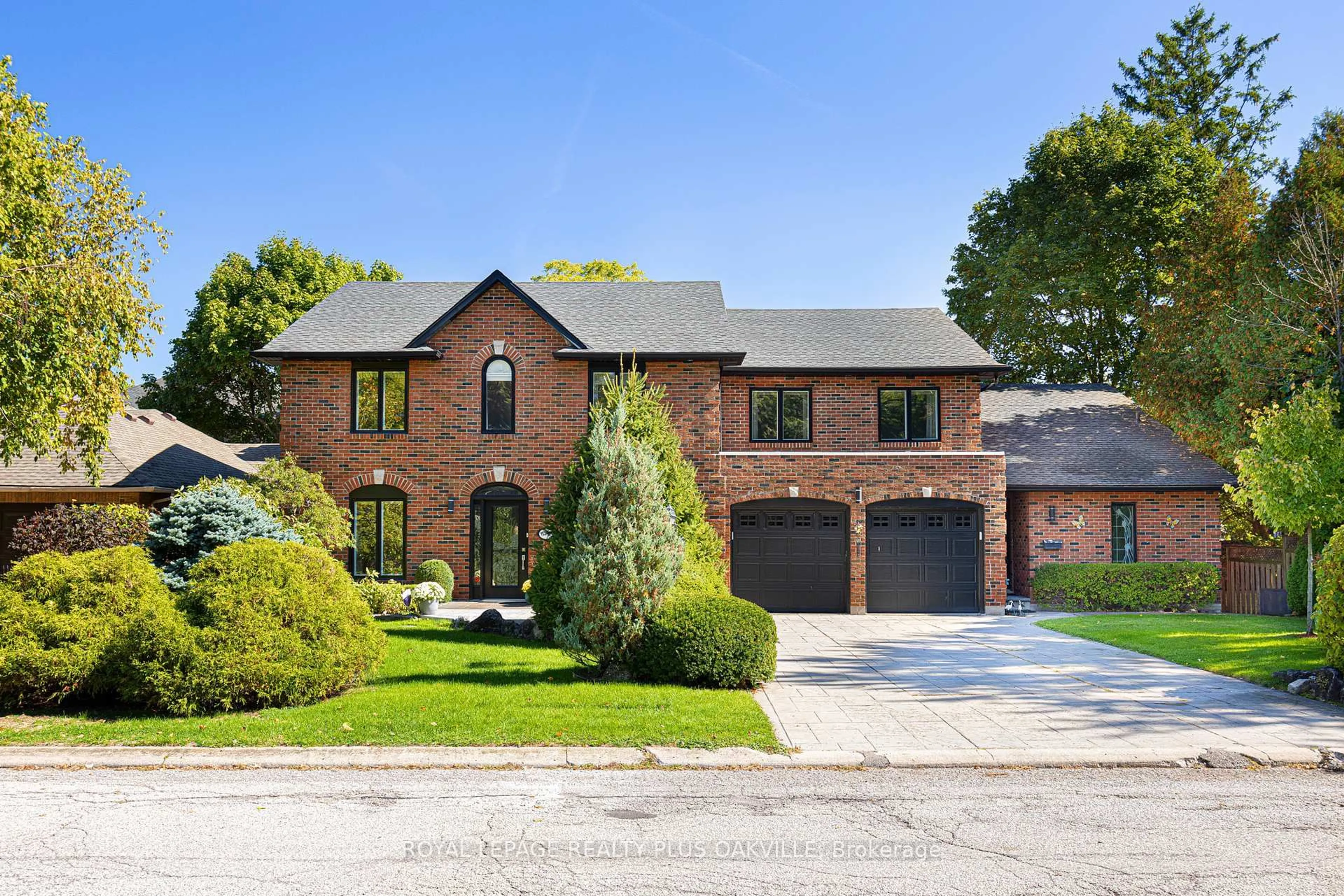 Home with brick exterior material, street for 679 Green Ravine Dr, Hamilton Ontario L9G 4C7