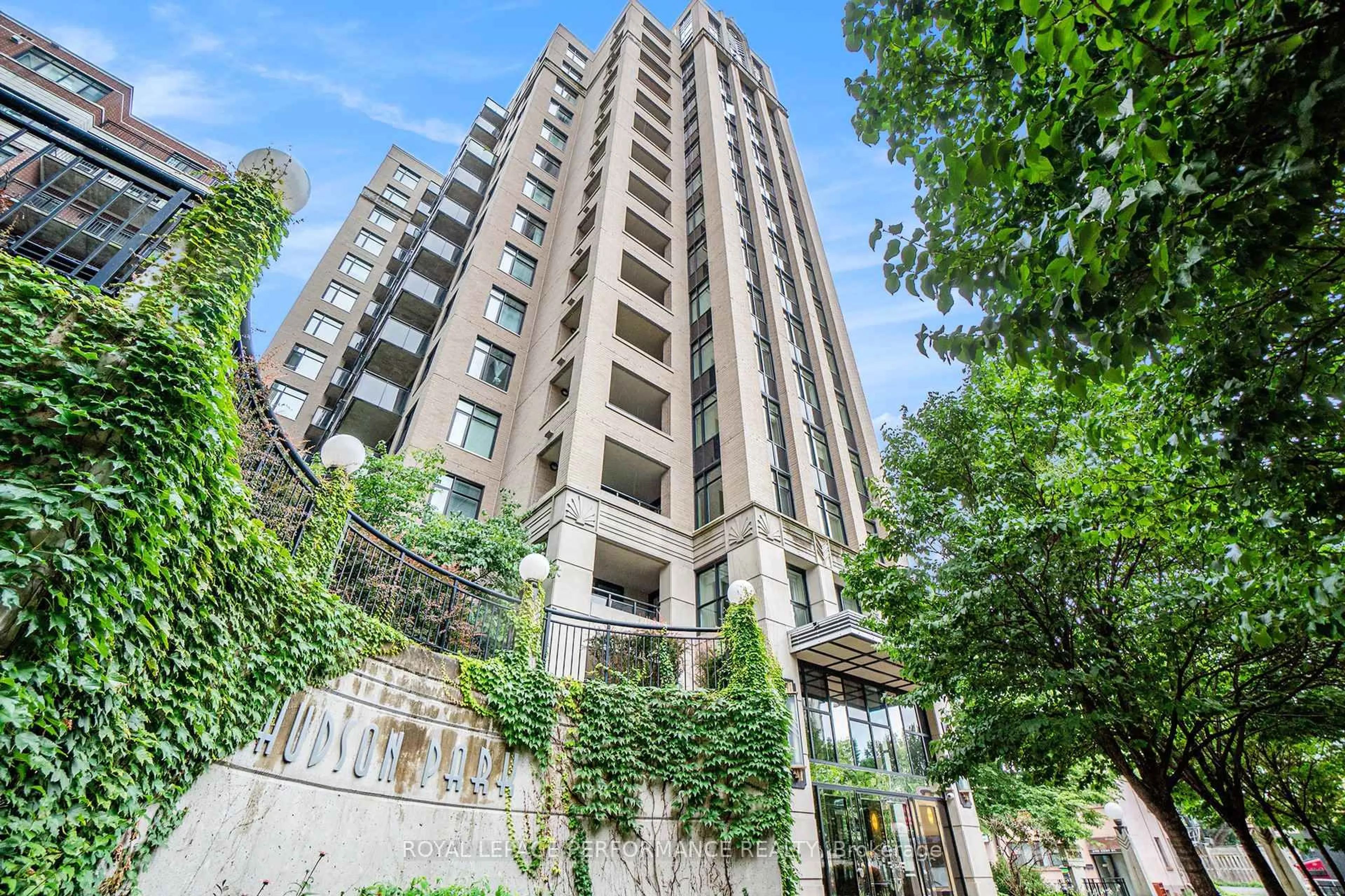 Unknown for 245 Kent St #703, Ottawa Ontario K2P 0A5