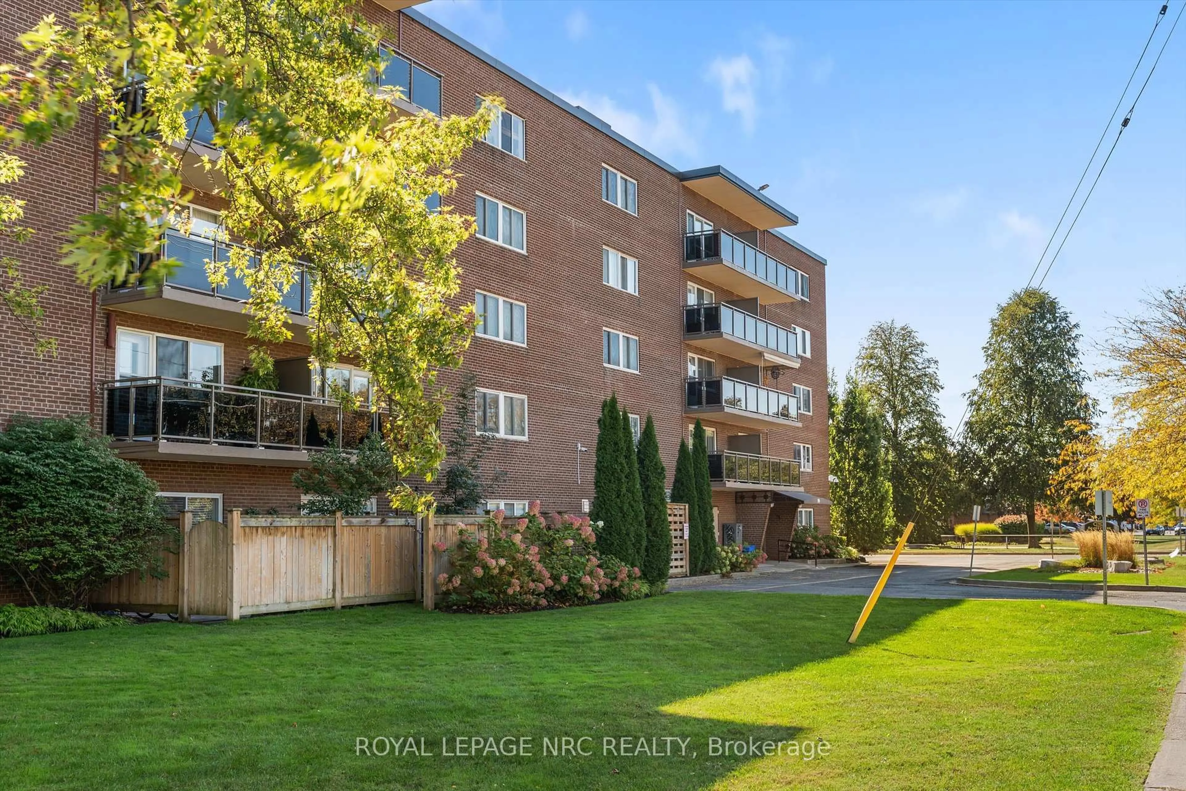 Patio, unknown for 196 Scott St #513, St. Catharines Ontario L2N 5T2
