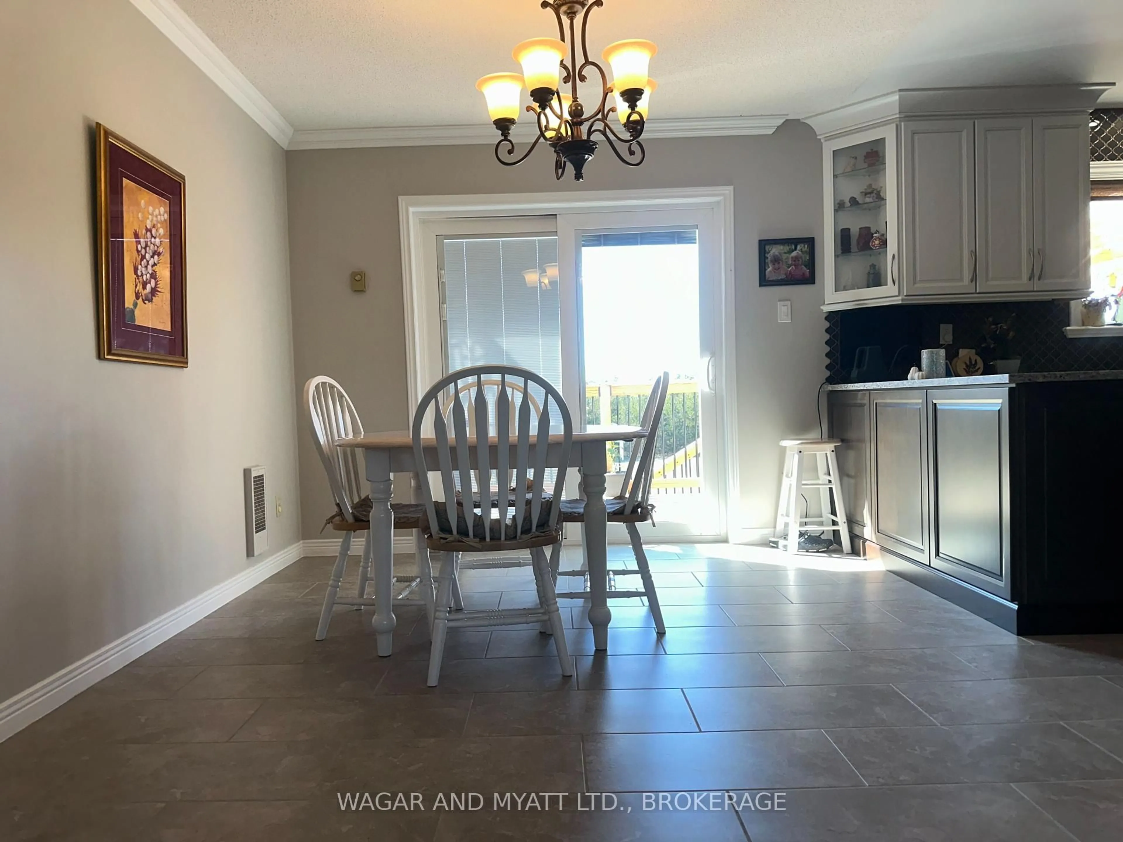 Dining room, unknown for 120 Pinecrest Rd, Newburgh Ontario K0K 2S0