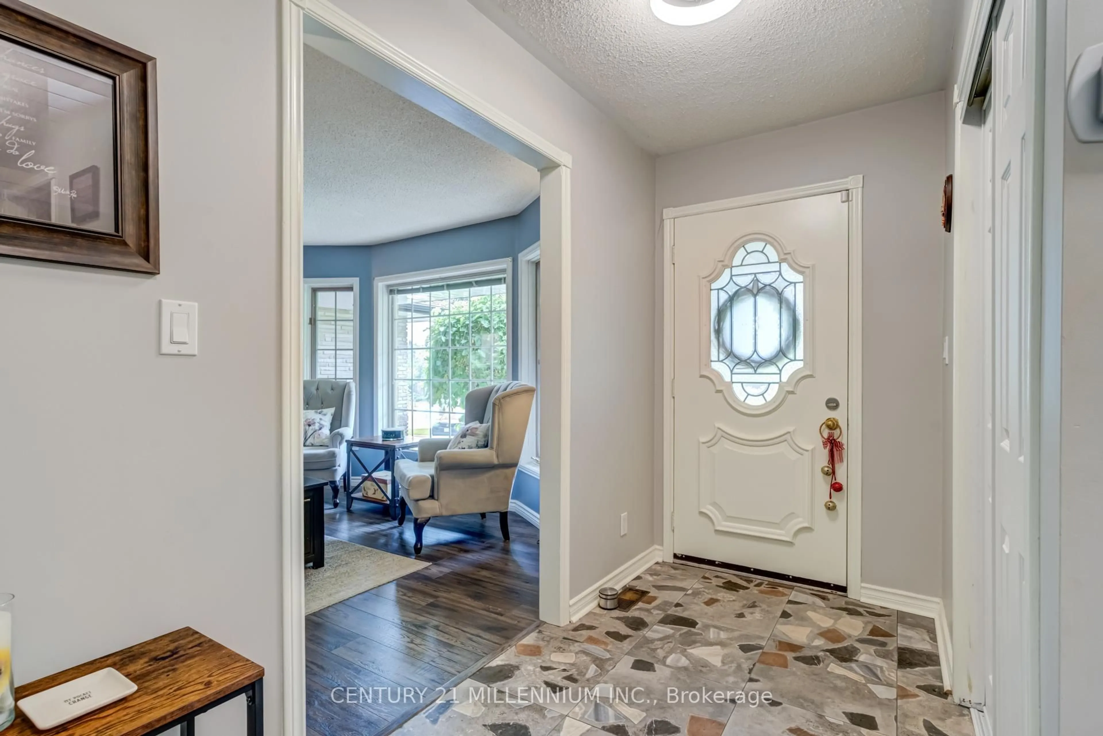 Indoor entryway for 101 Birch Grve, Shelburne Ontario L9W 2W3