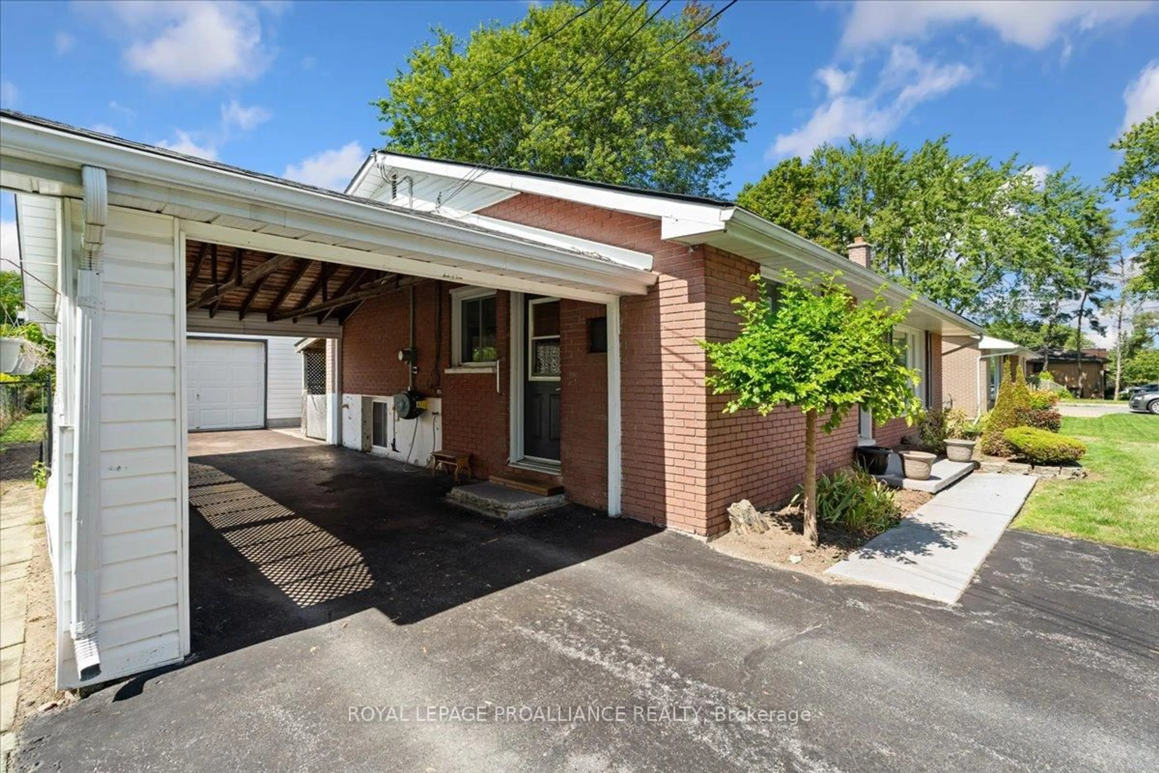 Unknown for 106 Lemoine St, Belleville Ontario K8P 4H1