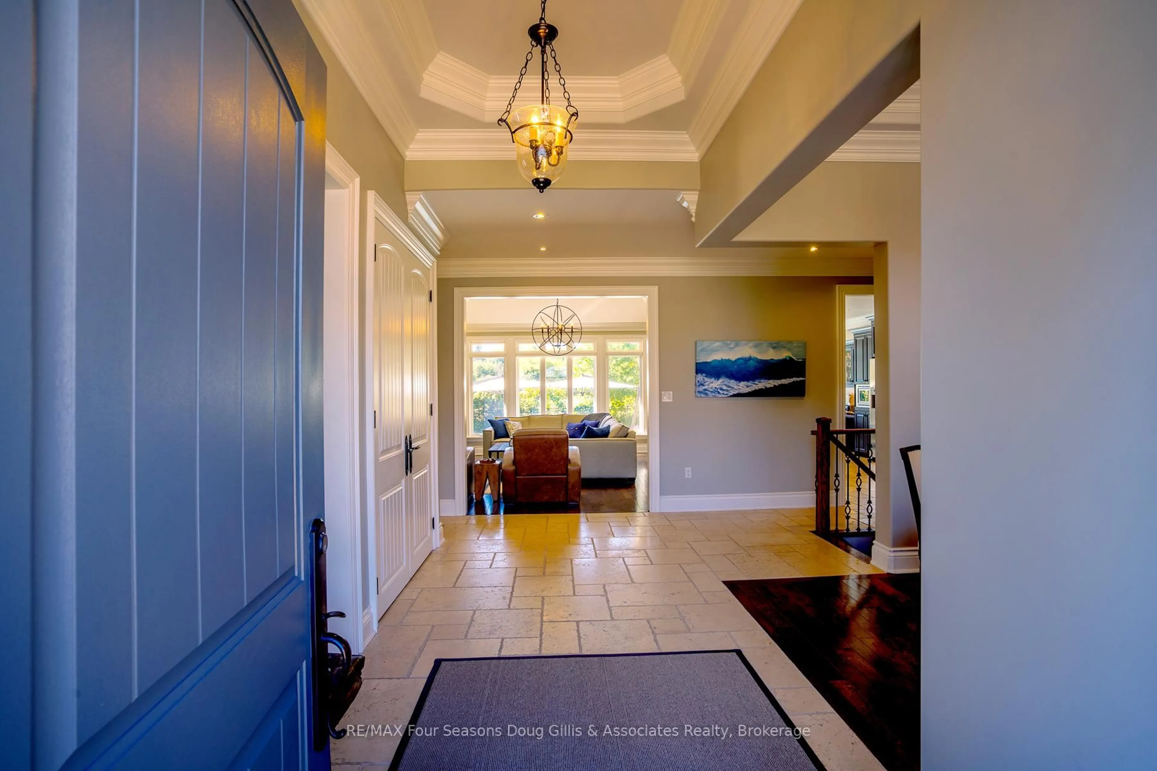 Indoor entryway for 150 Rankins Cres, Blue Mountains Ontario N0H 2P0