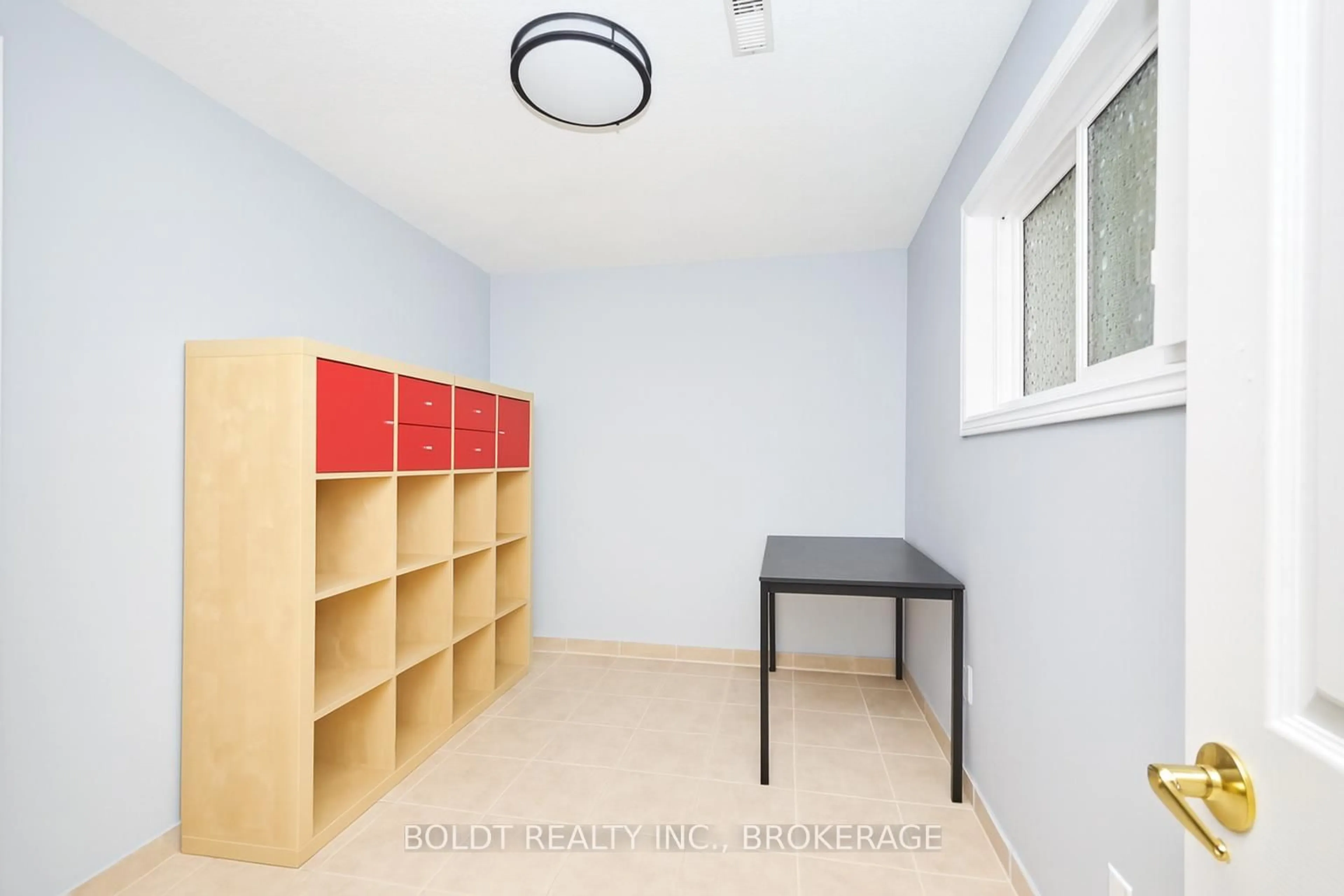 Unknown for 17 Colborne St, Thorold Ontario L2V 3P8