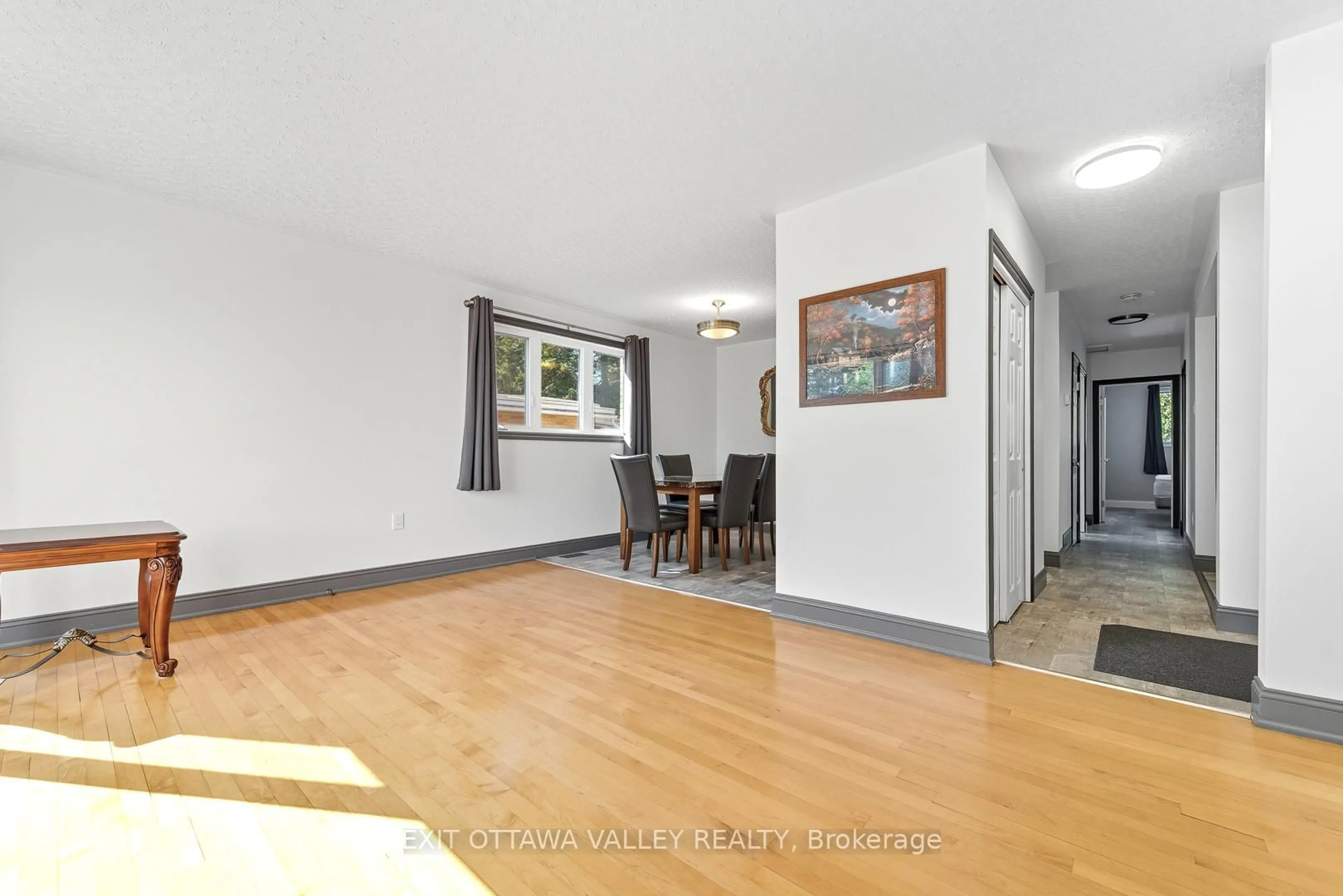 Unknown for 85 Frontenac Cres, Deep River Ontario K0J 1P0