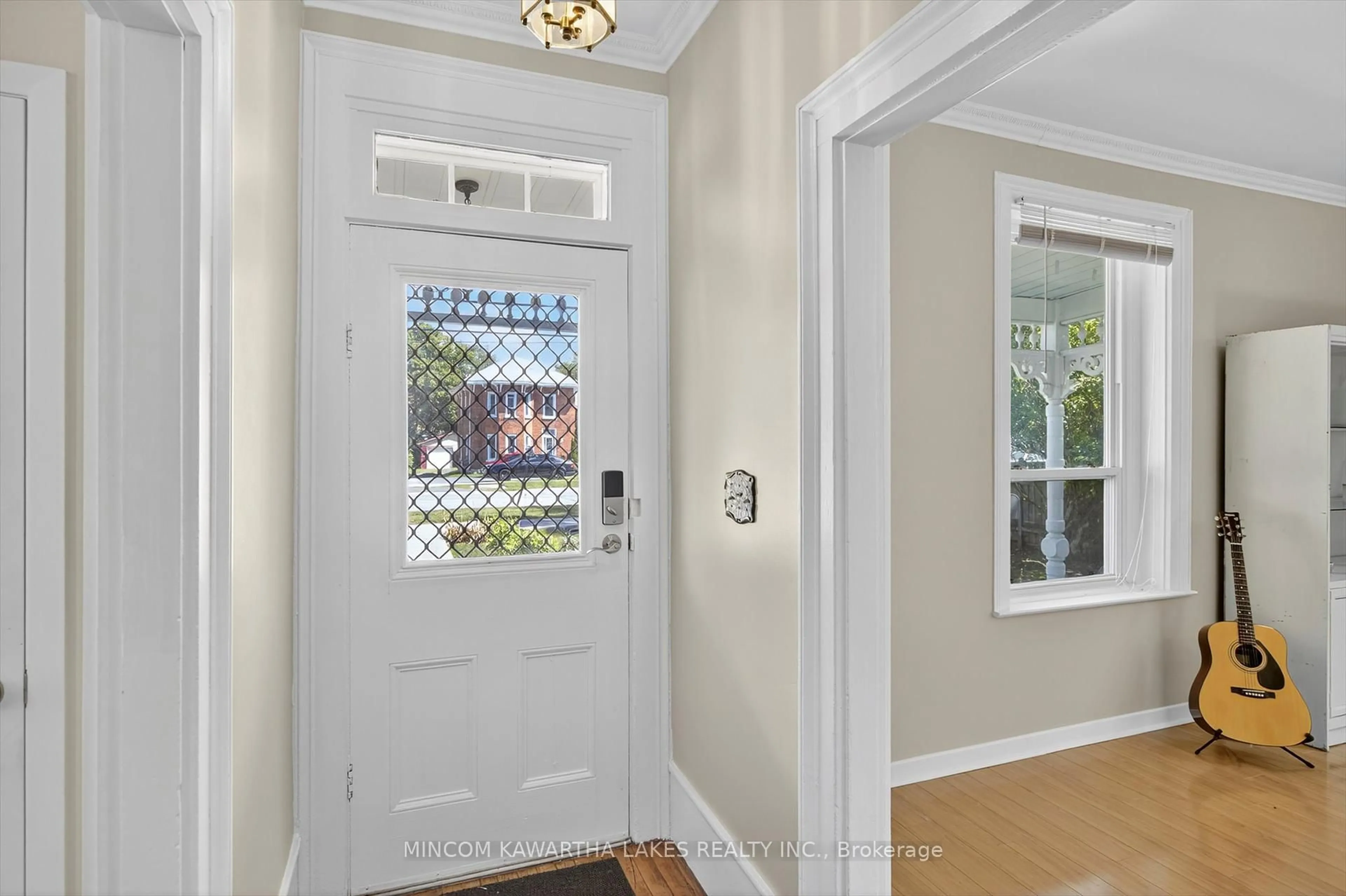 Indoor entryway for 69 Forsyth St, Limoges Ontario K0K 2M0
