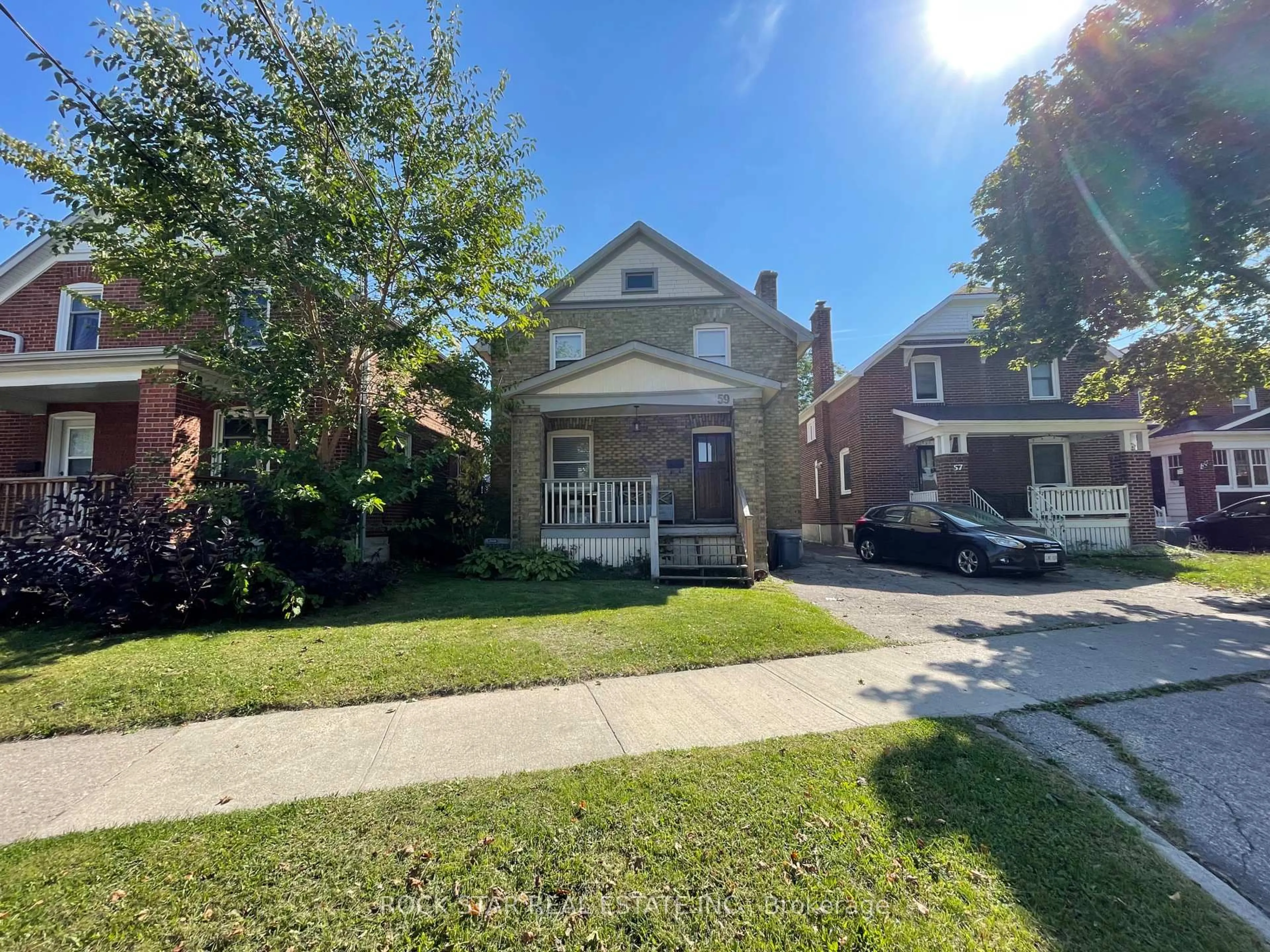 A pic from outside/outdoor area/front of a property/back of a property/a pic from drone, street for 59 Laurel St, Waterloo Ontario N2J 2H3