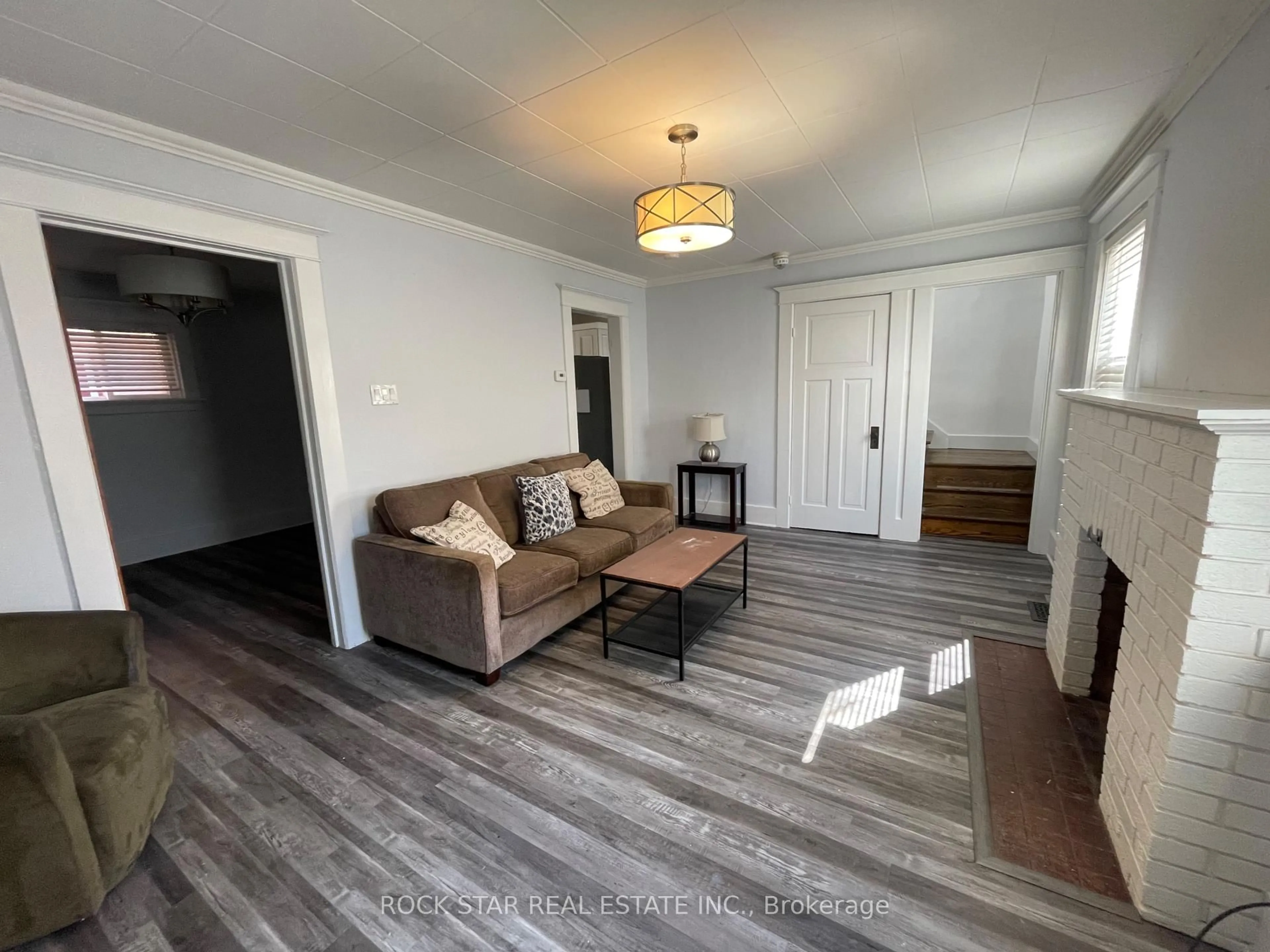 Living room with furniture, unknown for 59 Laurel St, Waterloo Ontario N2J 2H3