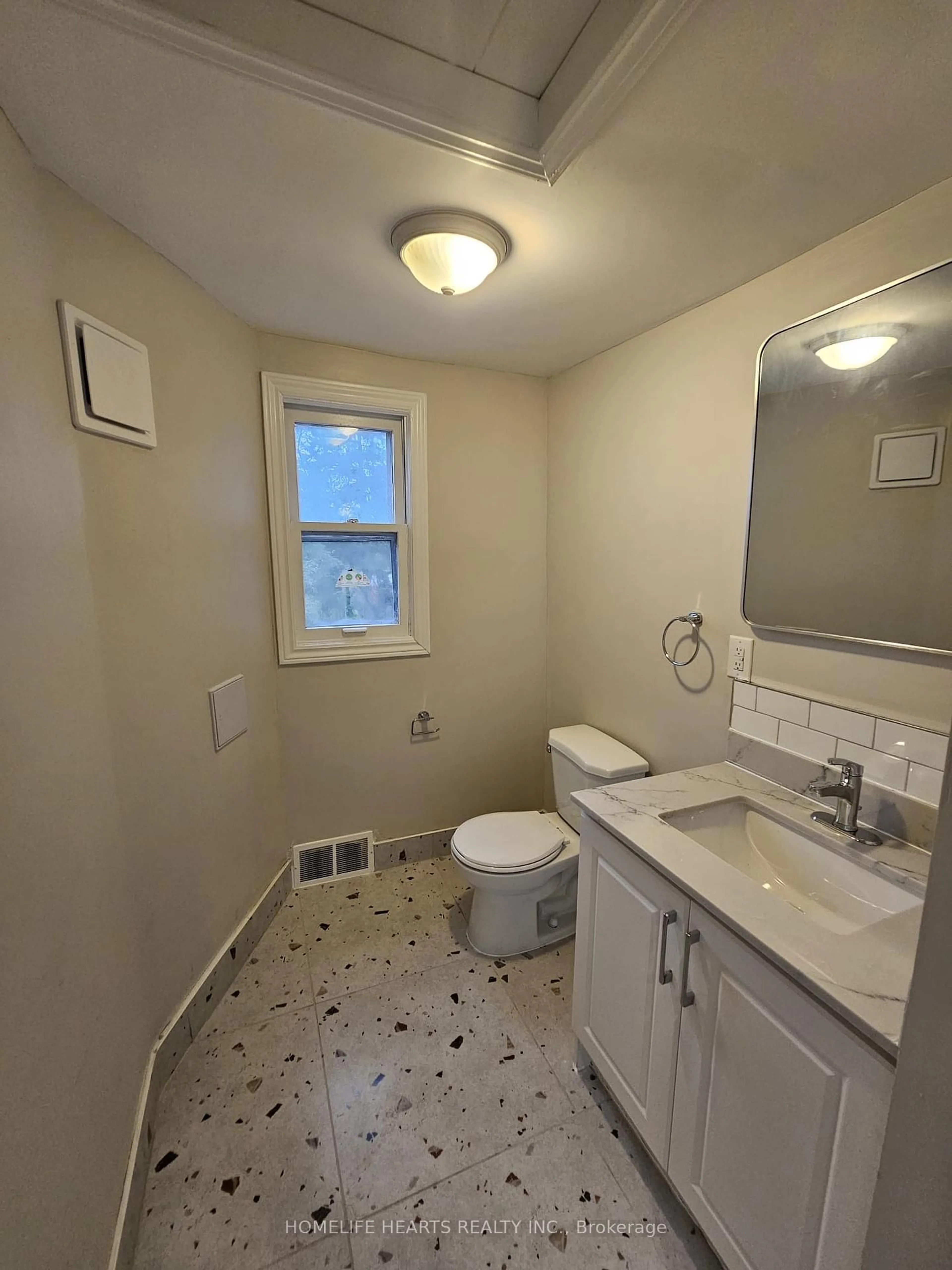 A pic of a room for 267 St James St, Sault Ste Marie Ontario P6A 1P7
