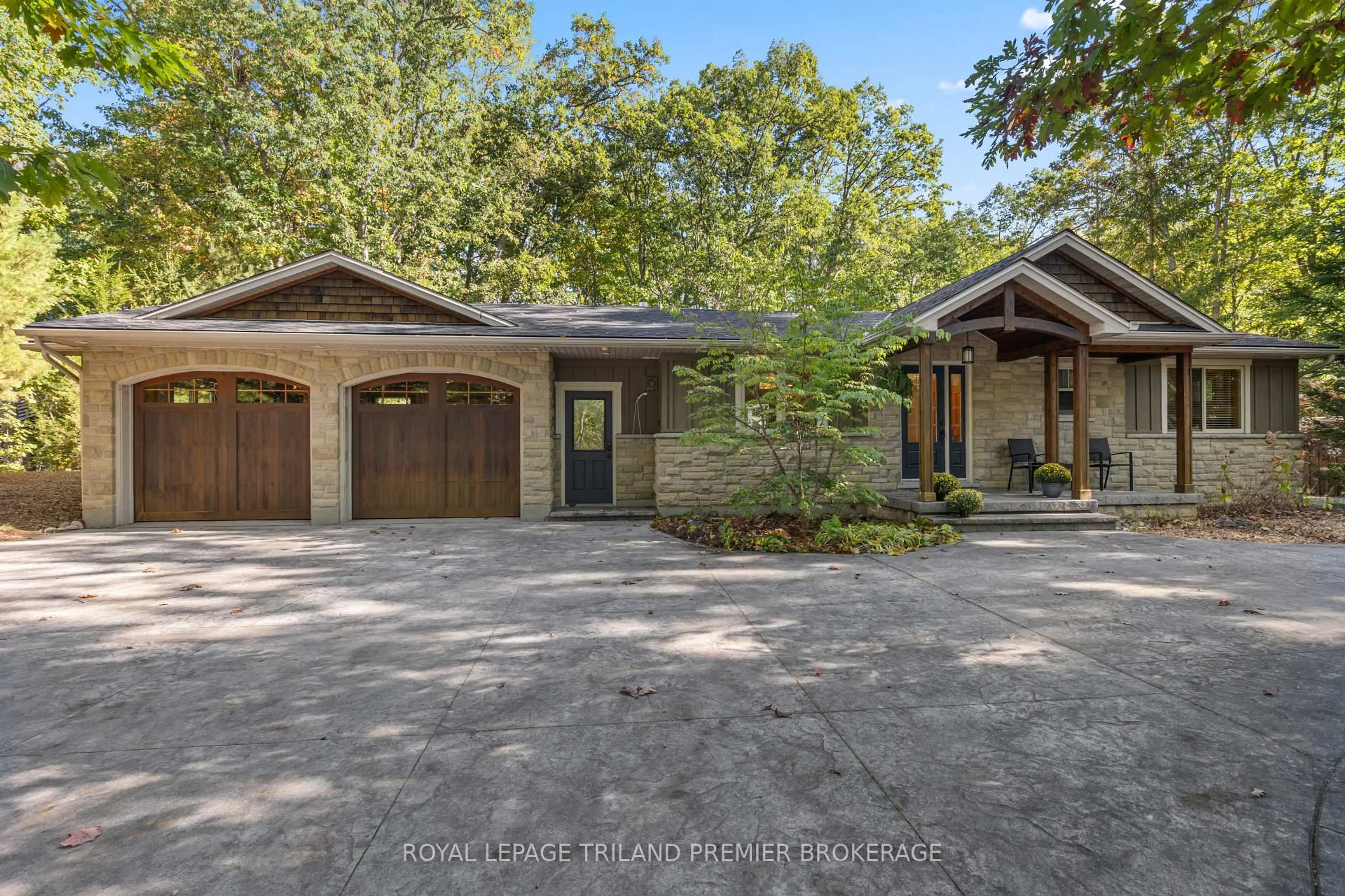 Home with brick exterior material, water/lake/river/ocean view for 10300 Beach O'pines Rd, Lambton Shores Ontario N0M 1T0