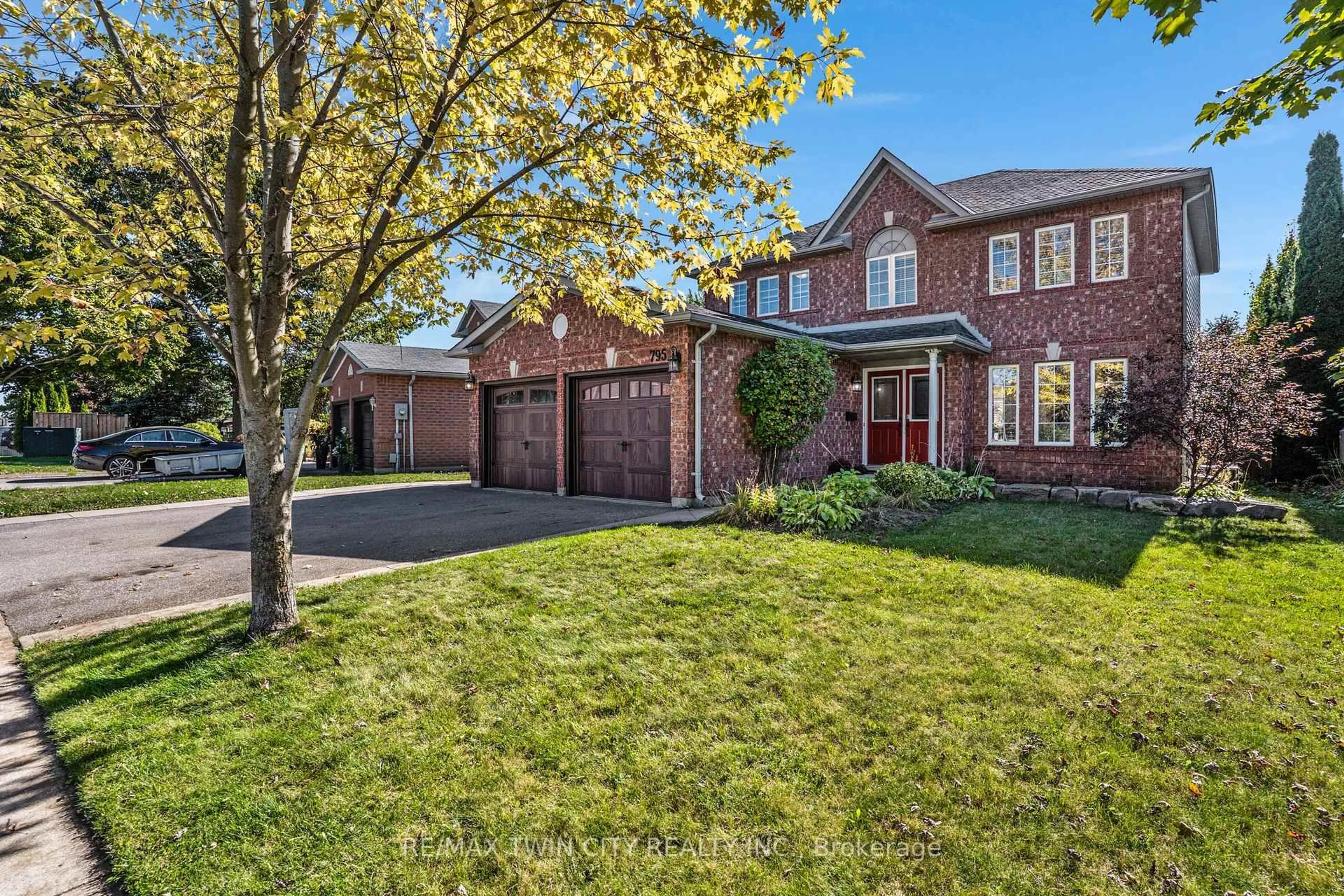 Home with brick exterior material, street for 795 Saginaw Pkwy, Cambridge Ontario N1T 1R3