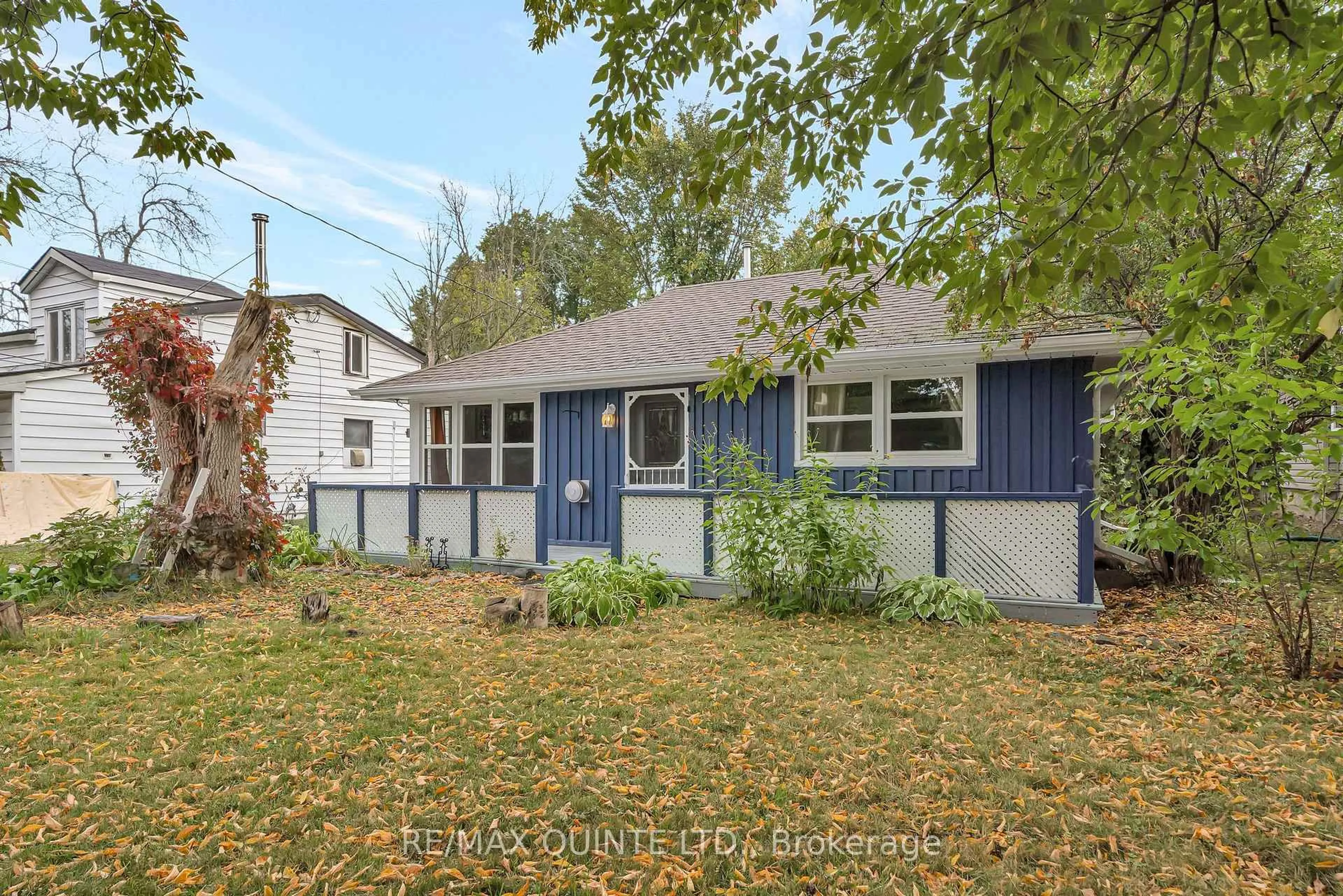 Home with vinyl exterior material, street for 754 County Road 28, Prince Edward County Ontario K8N 4Z7