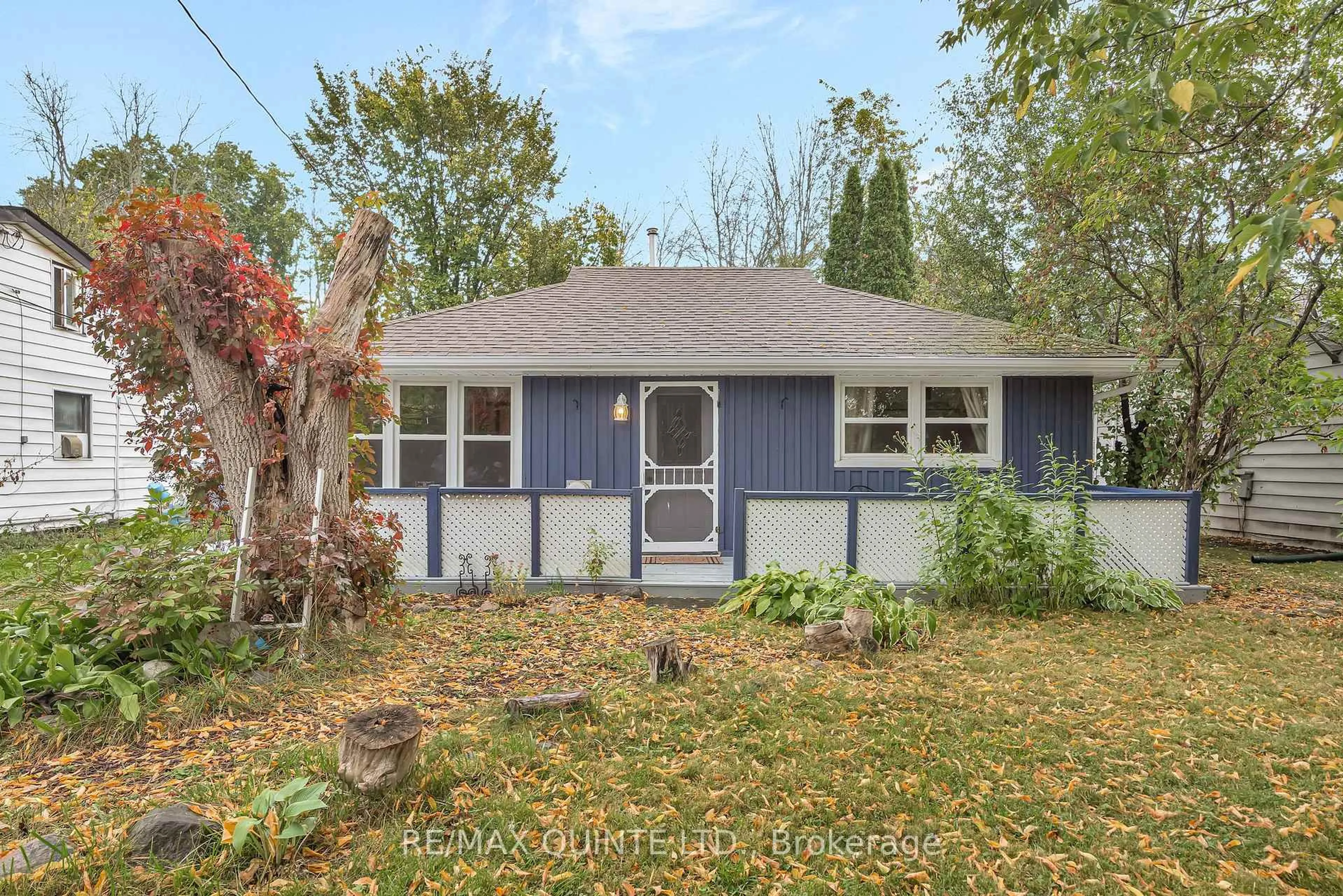 Home with vinyl exterior material, street for 754 County Road 28, Prince Edward County Ontario K8N 4Z7