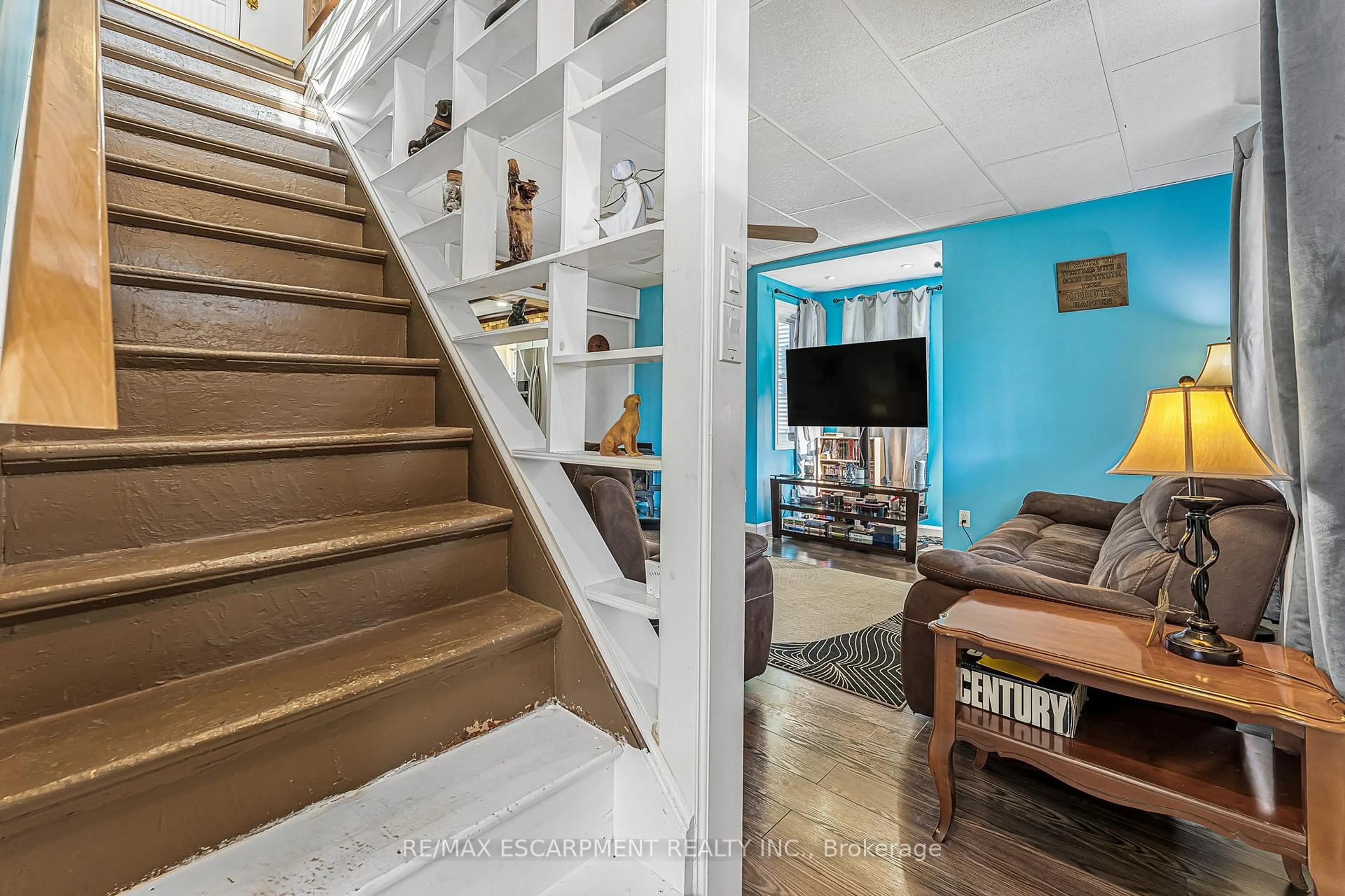 Stairs for 620 CEDAR St, Haldimand Ontario N1A 2J6