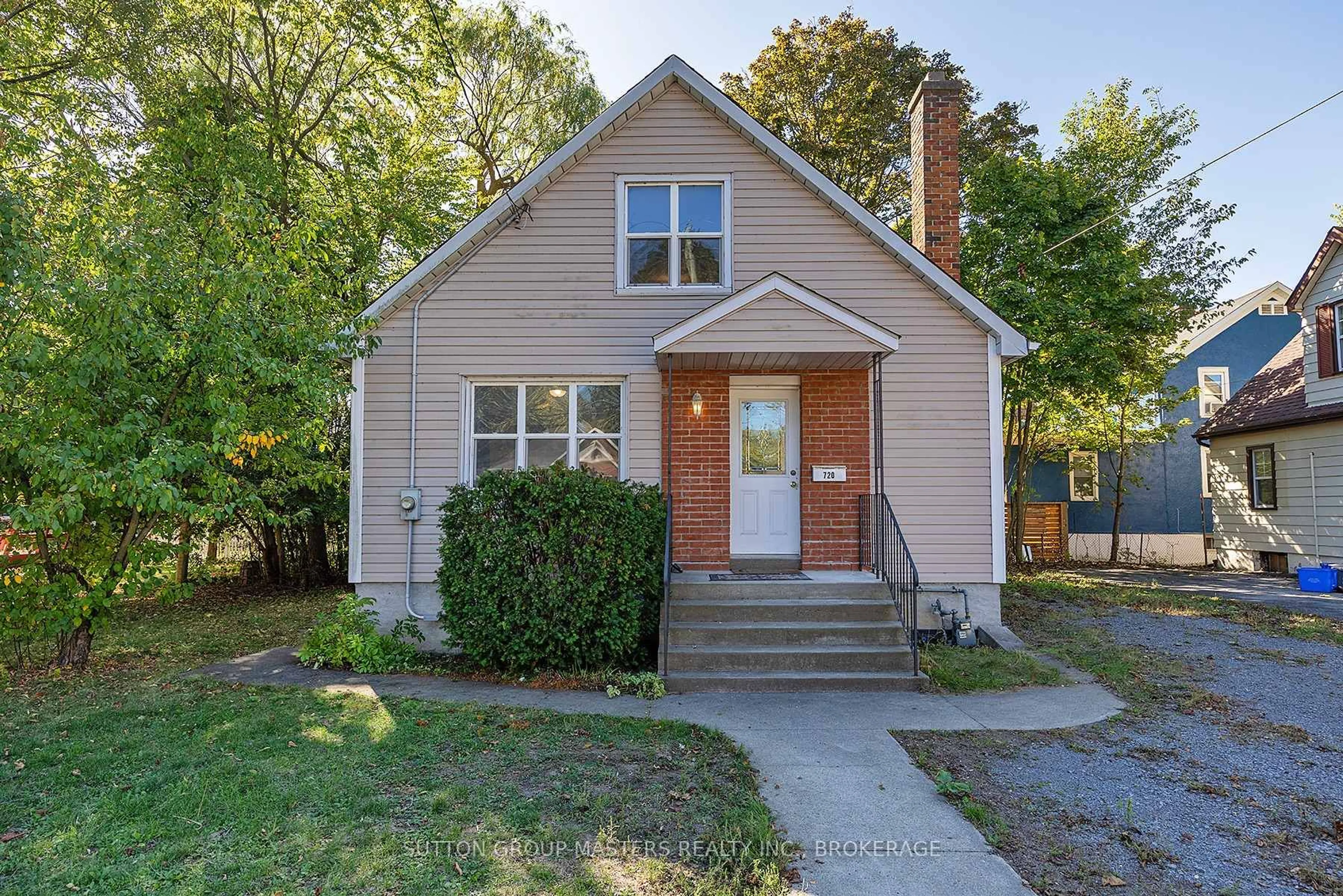 Home with brick exterior material, street for 720 Brock St, Kingston Ontario K7L 1W2