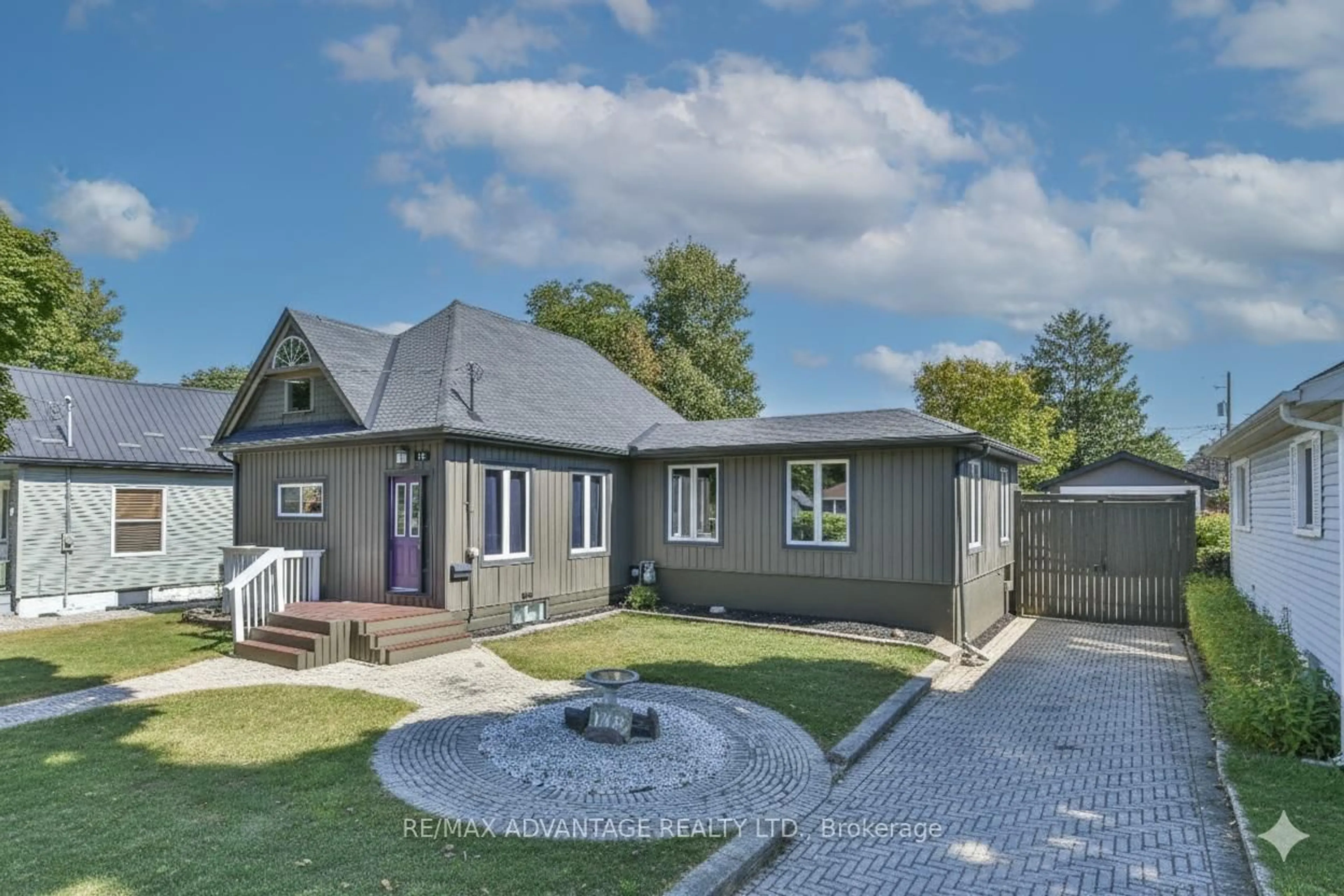 Home with vinyl exterior material, street for 148 Sanders St, London East Ontario N5Z 2S6