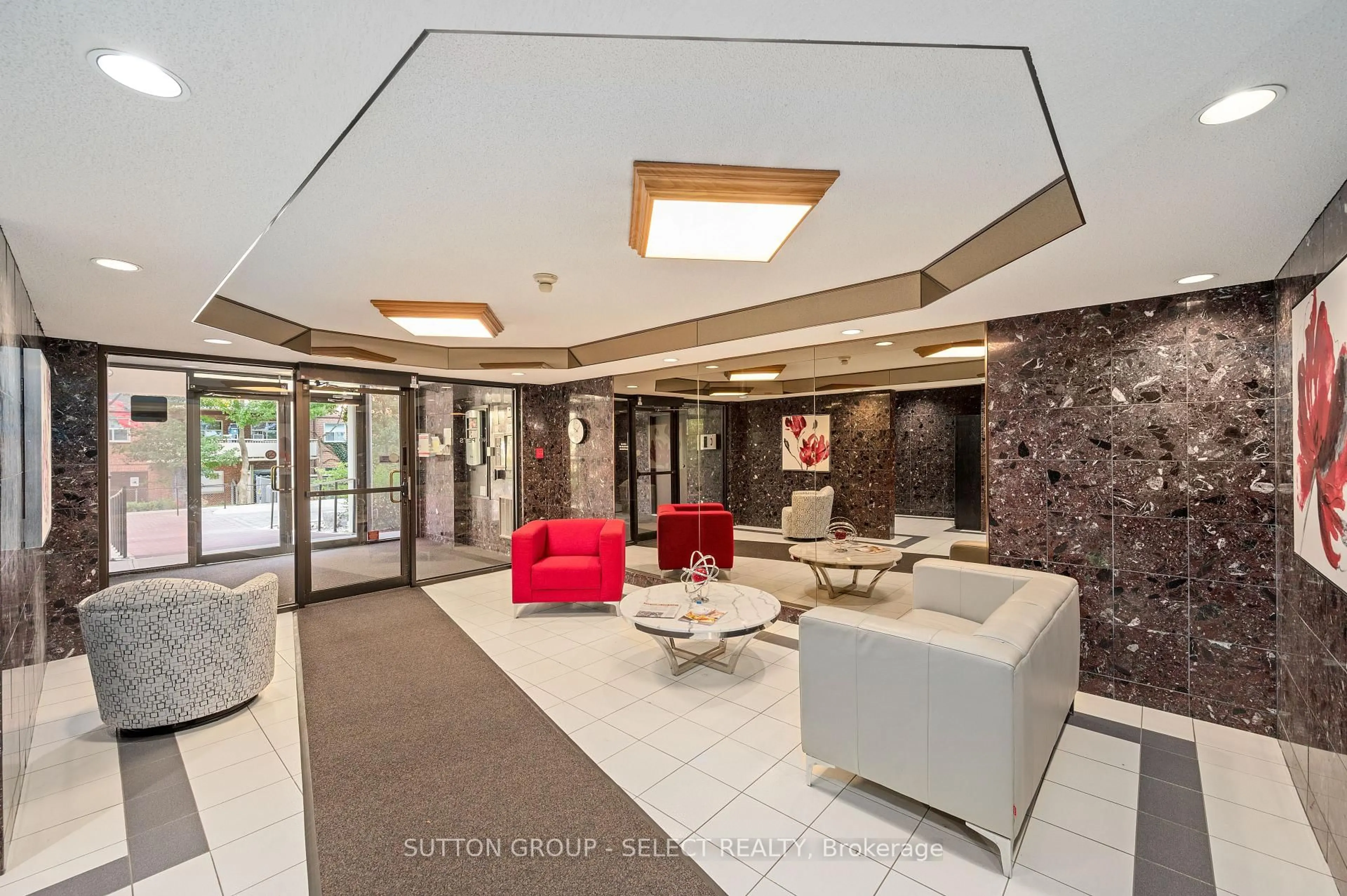 Lobby for 1180 COMMISSIONERS Rd #505, London South Ontario N6K 4J2