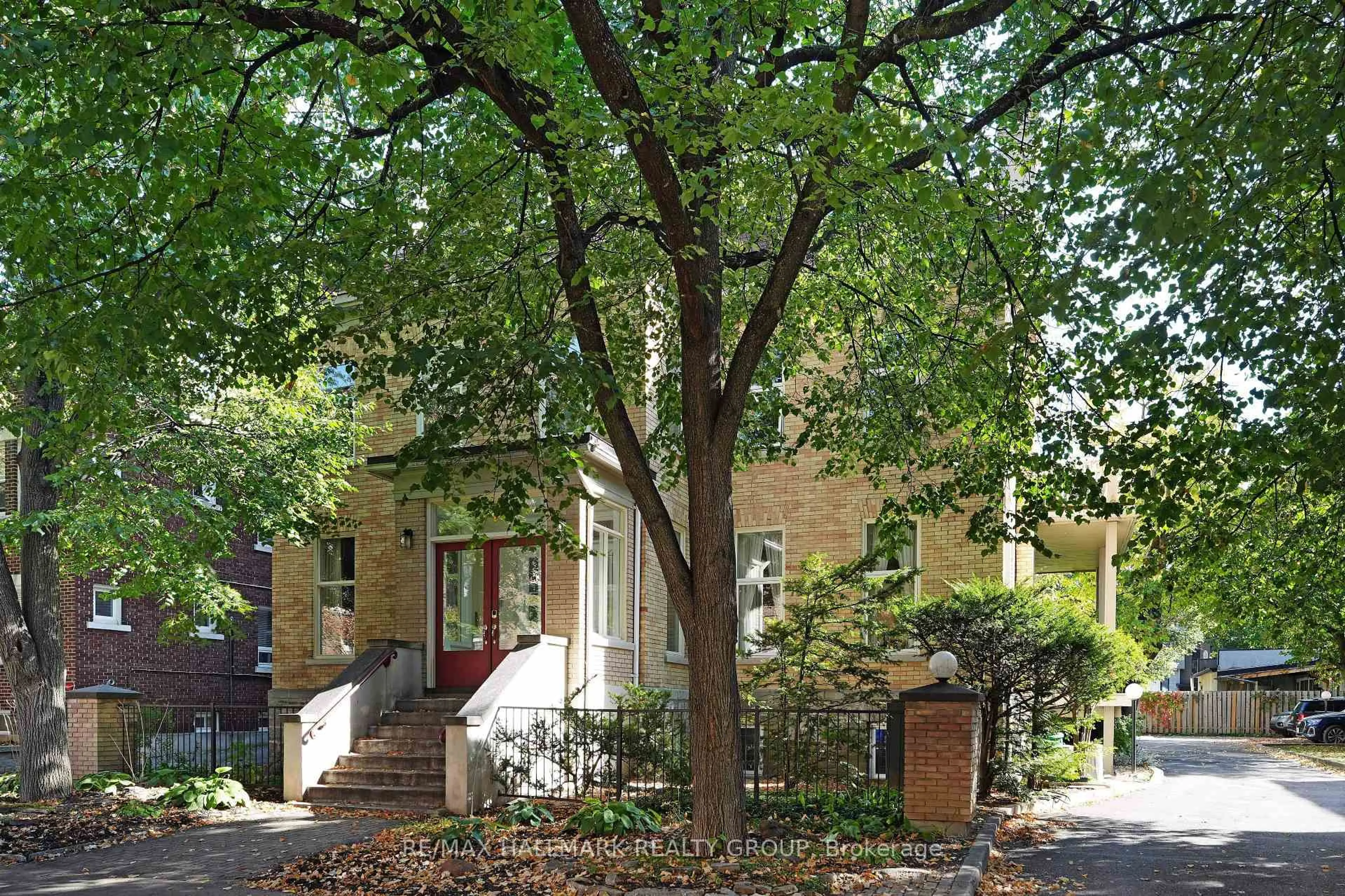 Home with brick exterior material, street for 274 DALY Ave #5, Ottawa Ontario K1N 6G5