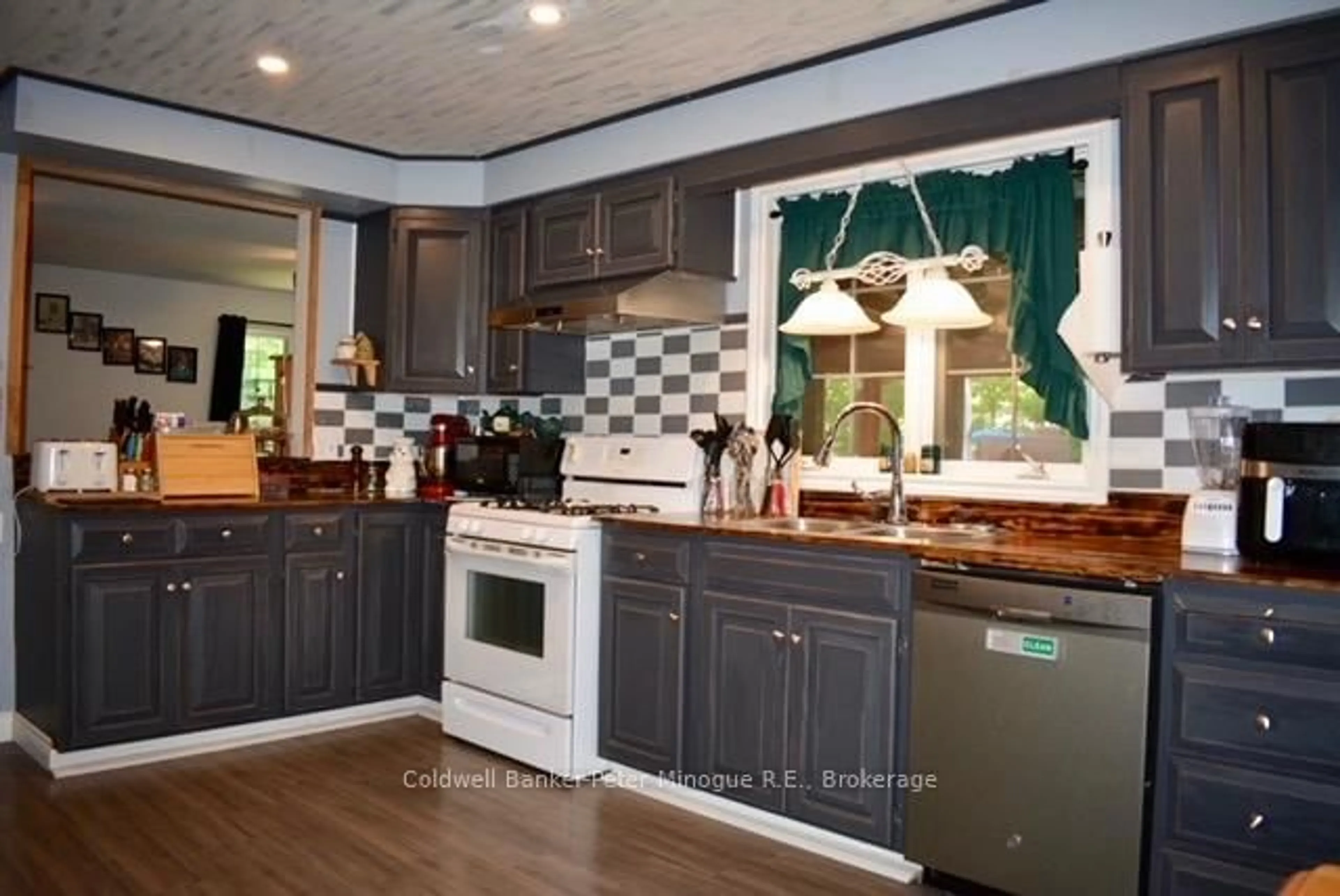 Open concept kitchen, unknown for 24 MURRAY St, Sundridge Ontario P0A 1Z0