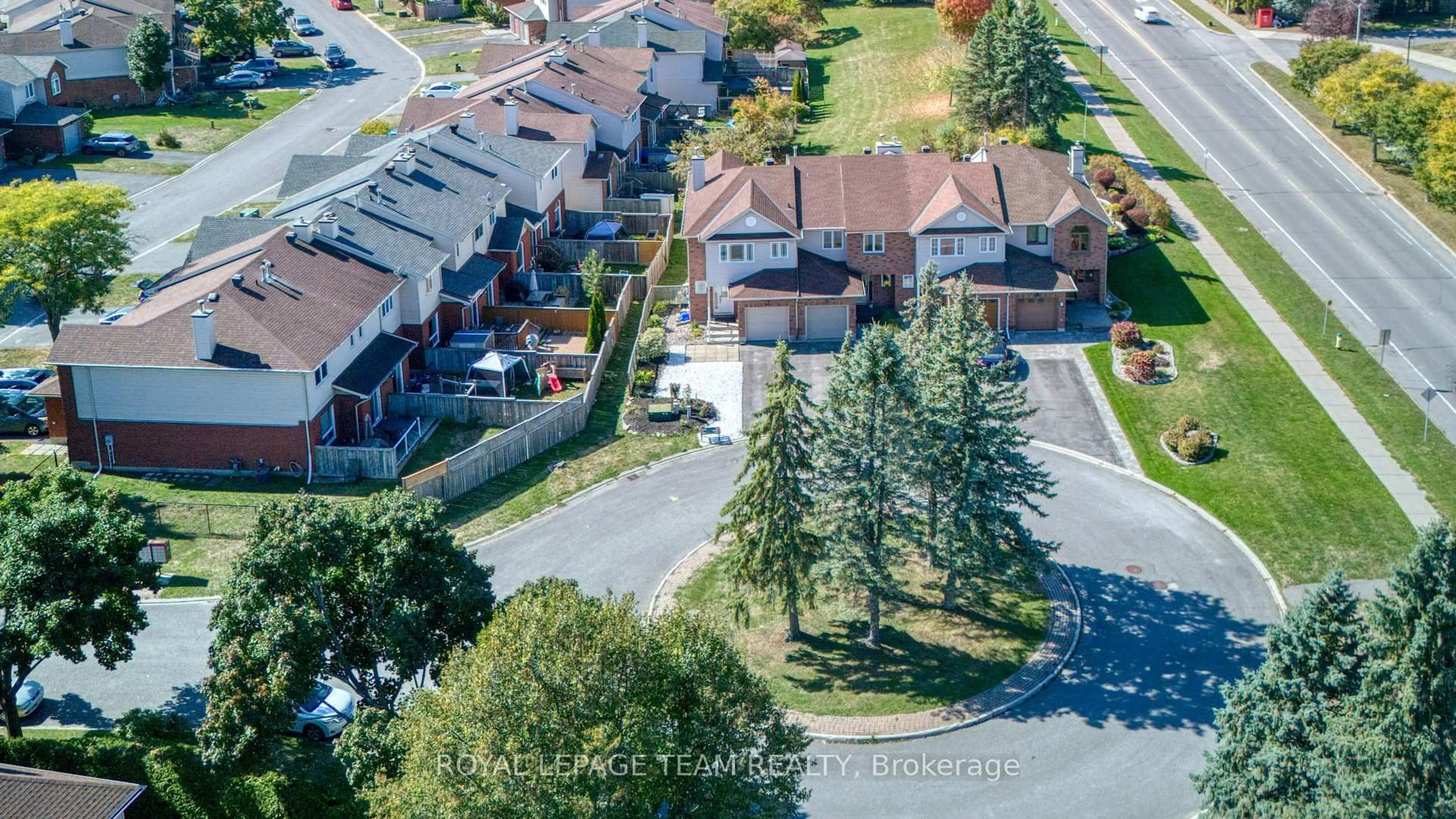 A pic from outside/outdoor area/front of a property/back of a property/a pic from drone, street for 3 Springtree Pl, Ottawa Ontario K2M 2H5
