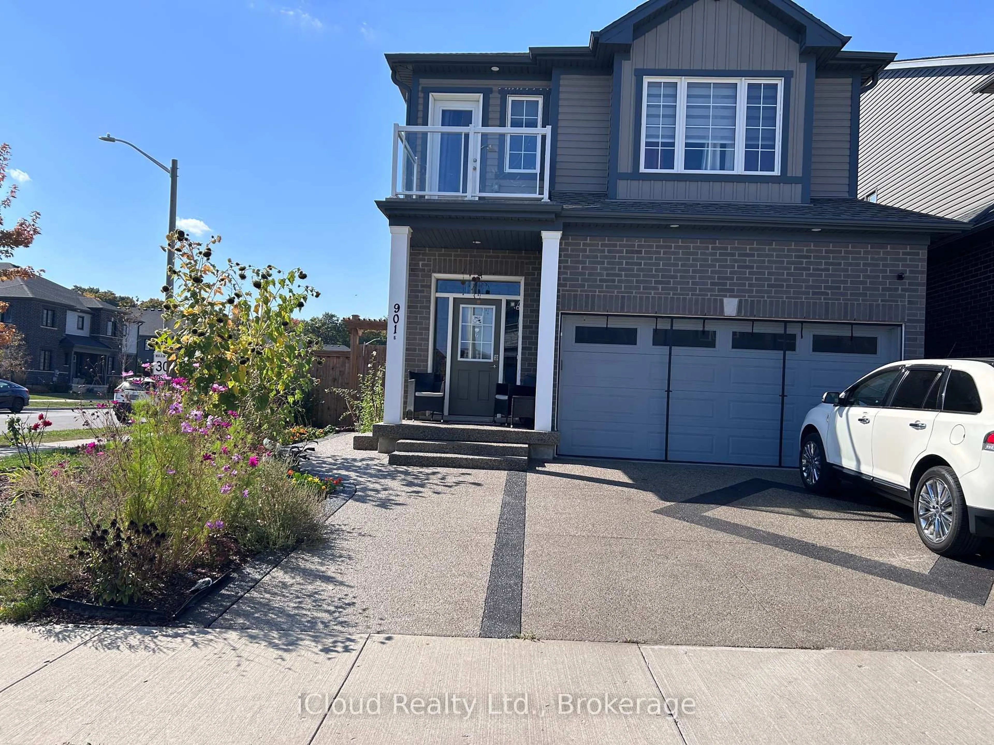 Unknown for 901 Tartan Crt, Kitchener Ontario N2R 0N2