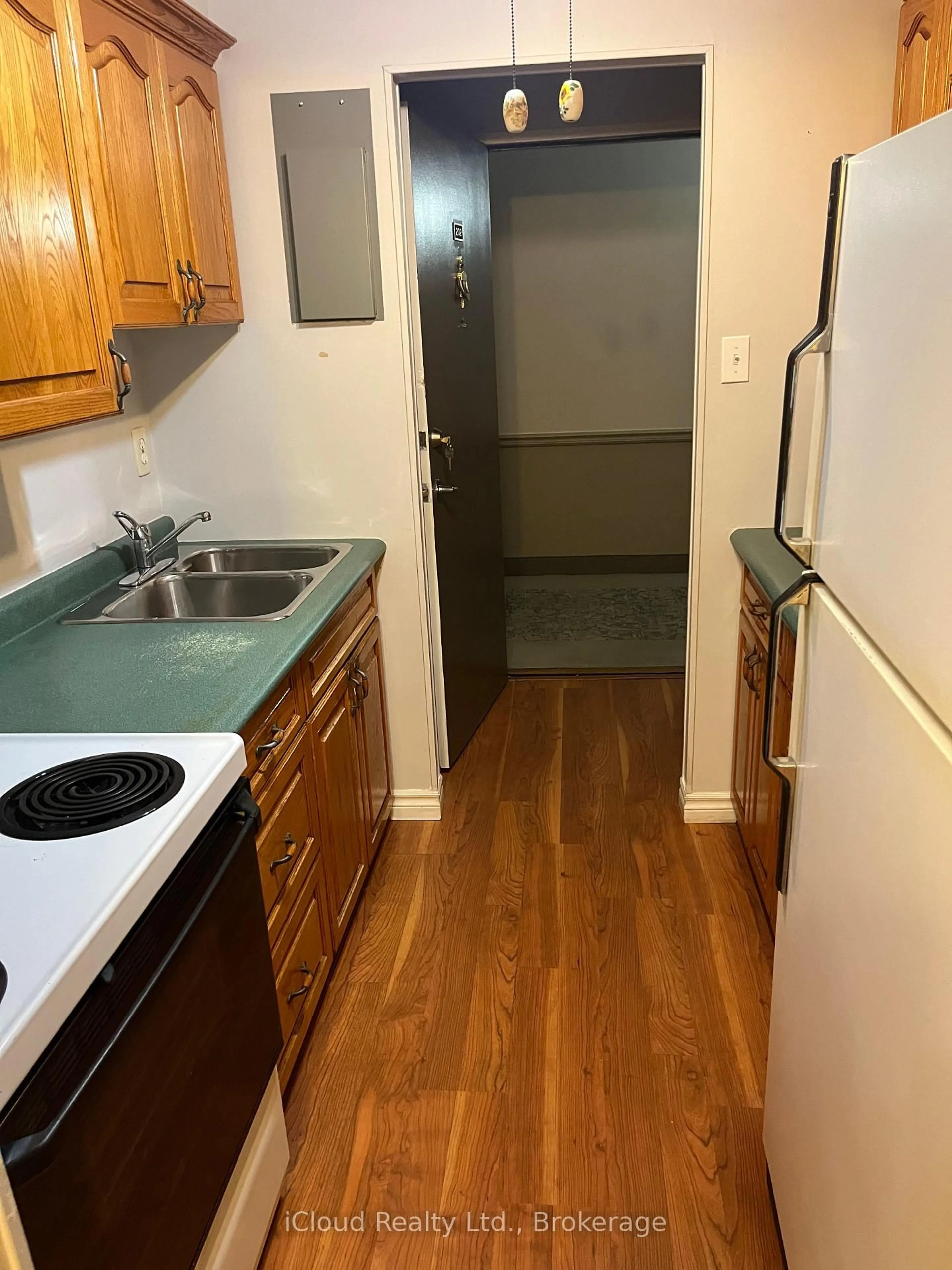 Standard kitchen, unknown for 196 Scott St #202, St. Catharines Ontario L2N 5T2