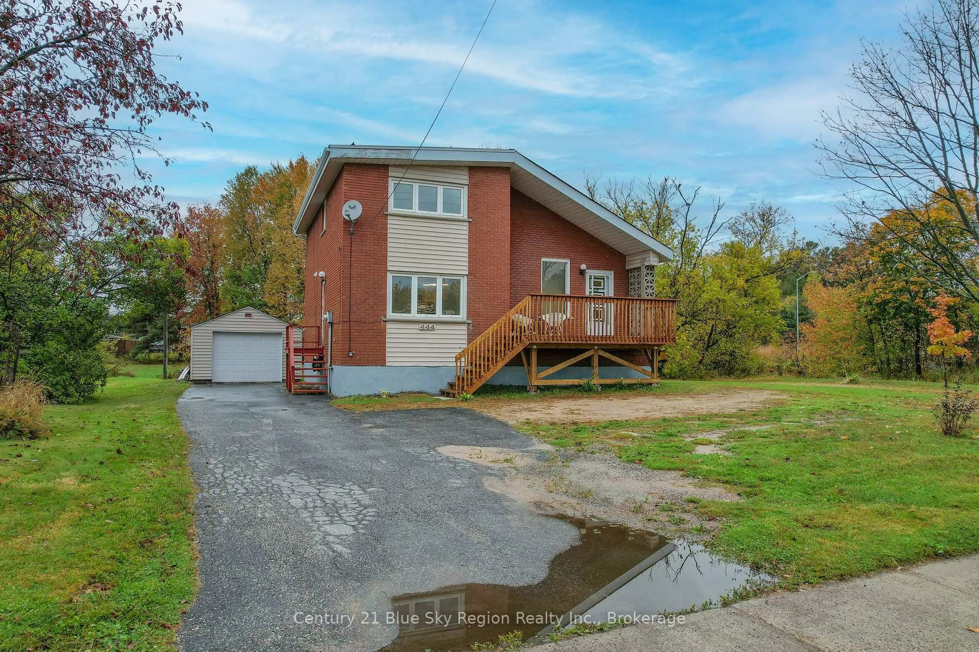 A pic from outside/outdoor area/front of a property/back of a property/a pic from drone, unknown for 444 Lansdowne St, Callander Ontario P0H 1H0