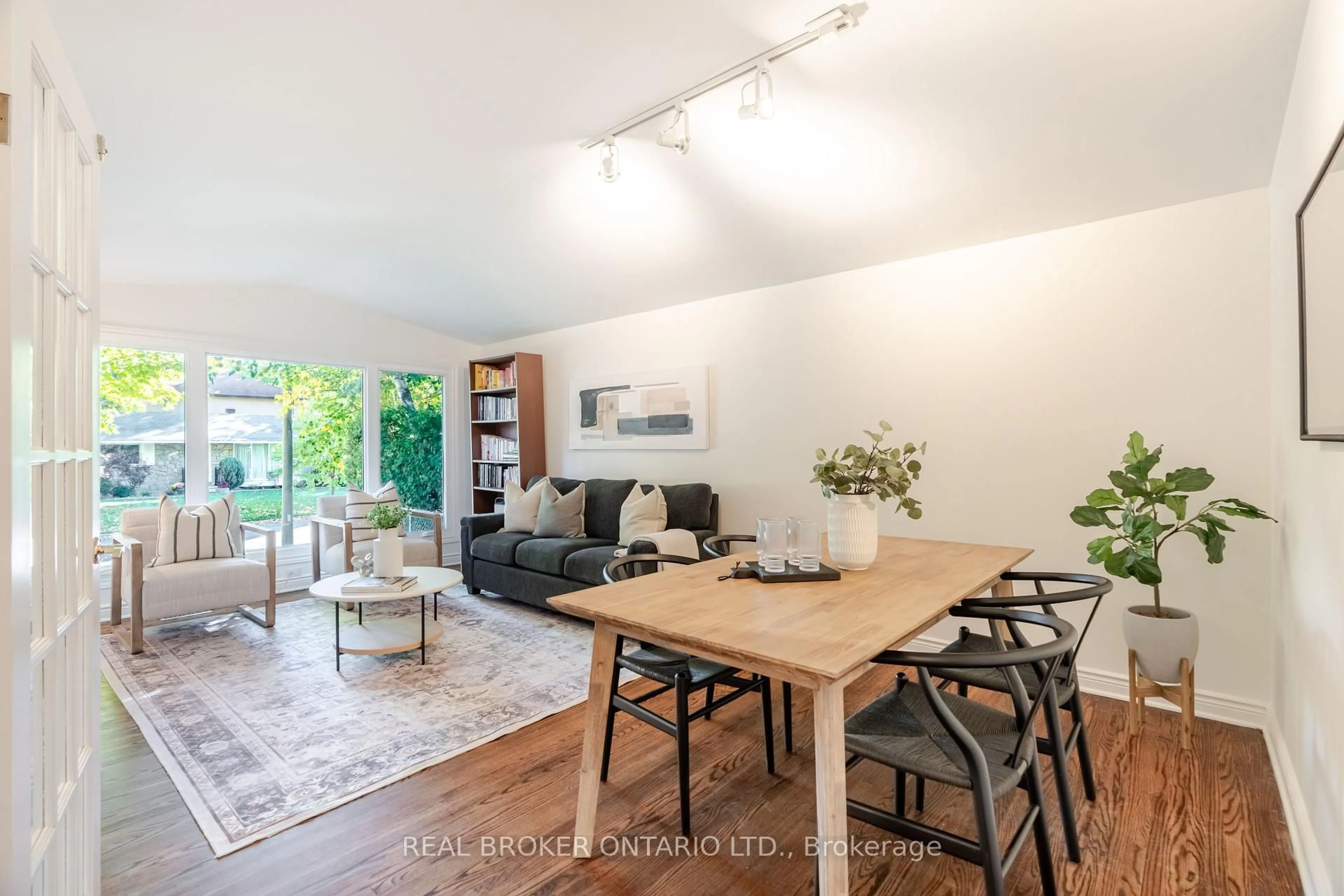 Living room with furniture, wood/laminate floor for 2070 Cornish St, Ottawa Ontario K1G 2R8