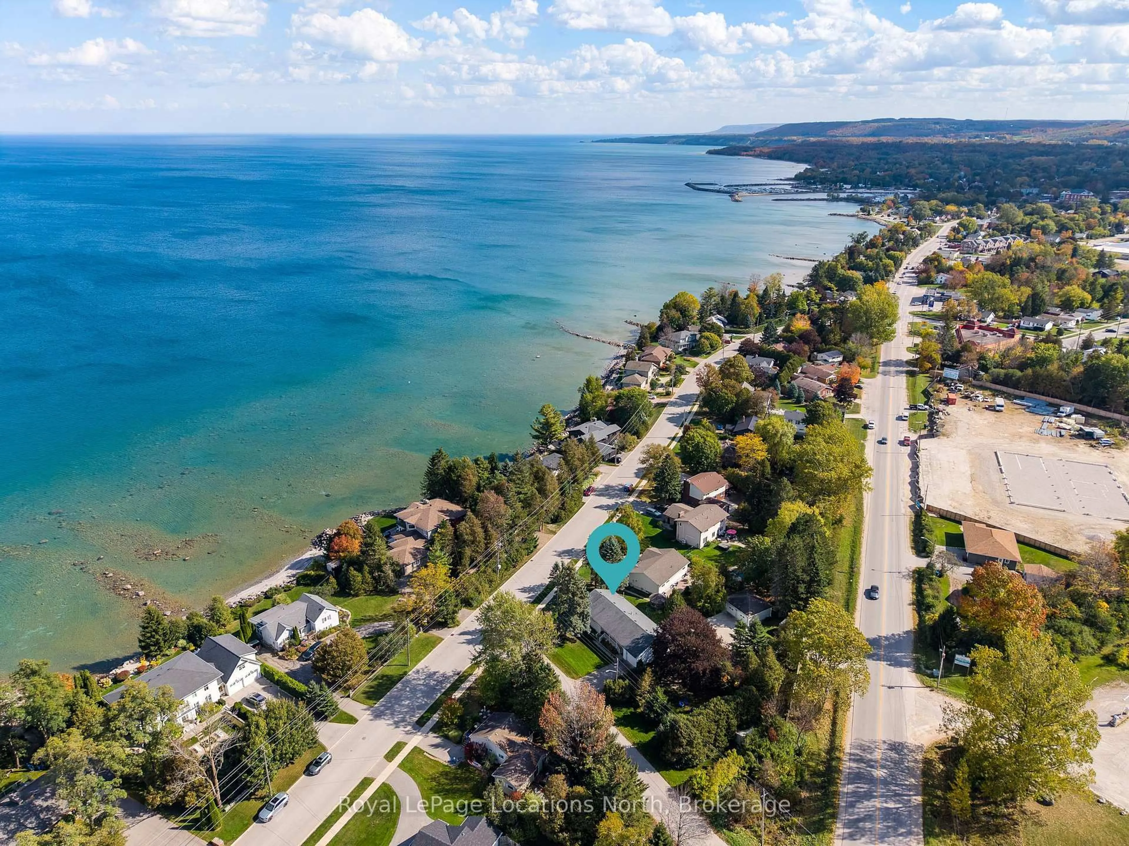 A pic from outside/outdoor area/front of a property/back of a property/a pic from drone, water/lake/river/ocean view for 500 Grandview Dr, Meaford Ontario N4L 1K1