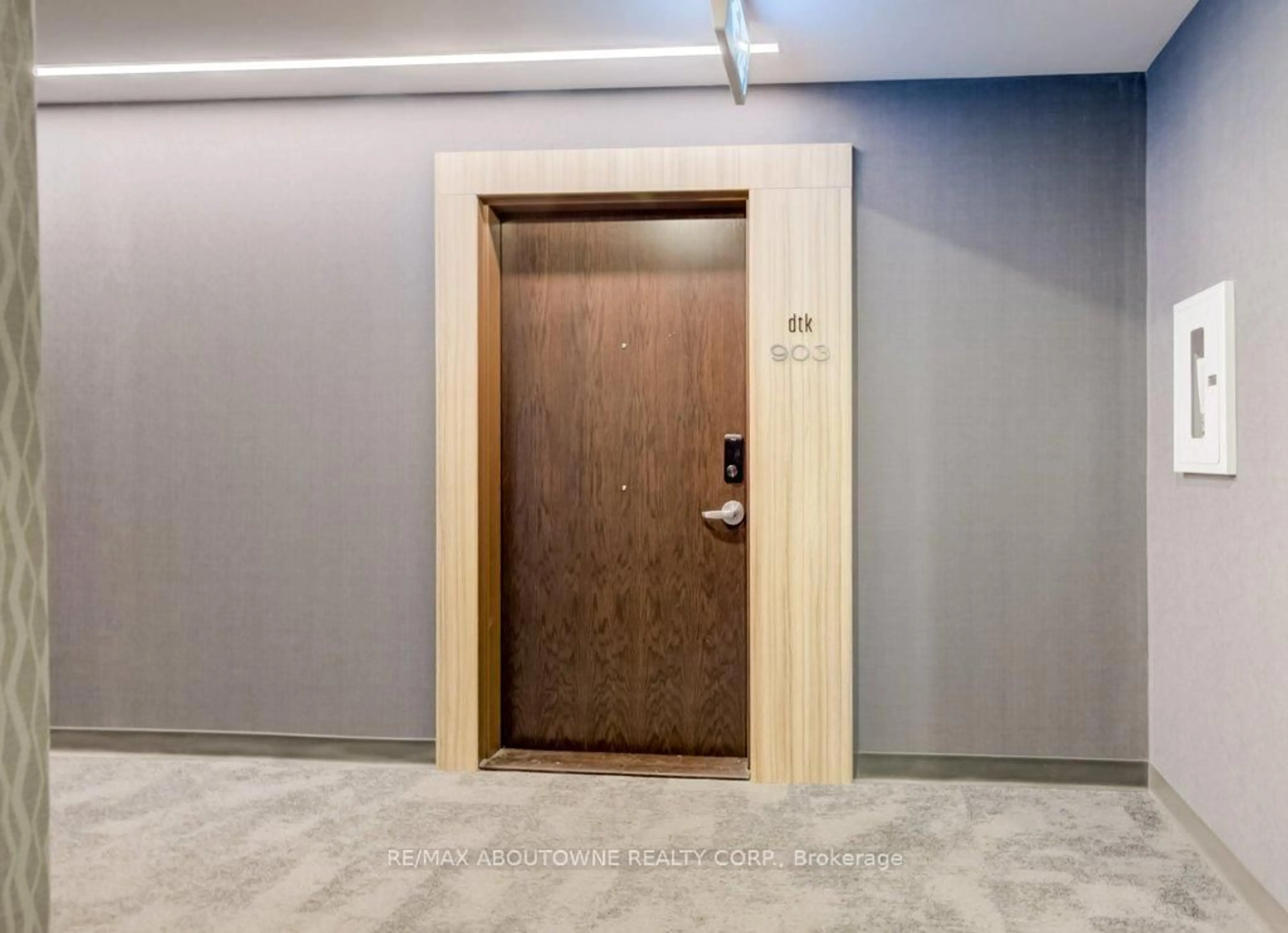 Indoor foyer for 60 Frederick St #903, Kitchener Ontario N2H 0C7